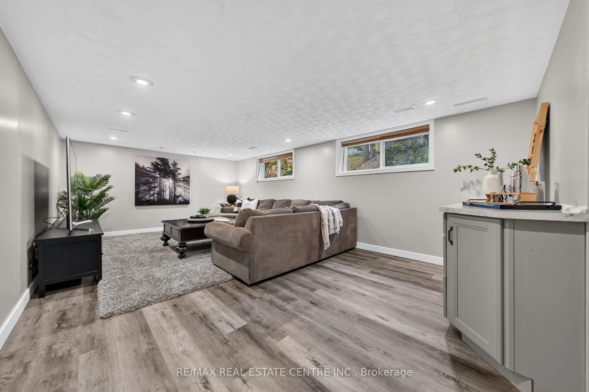 33 Shadywood Crescent