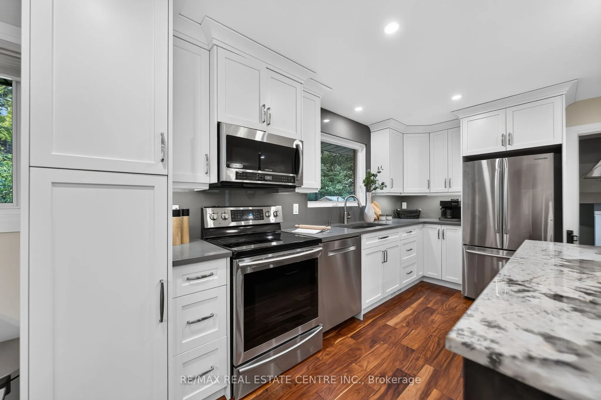 33 Shadywood Crescent