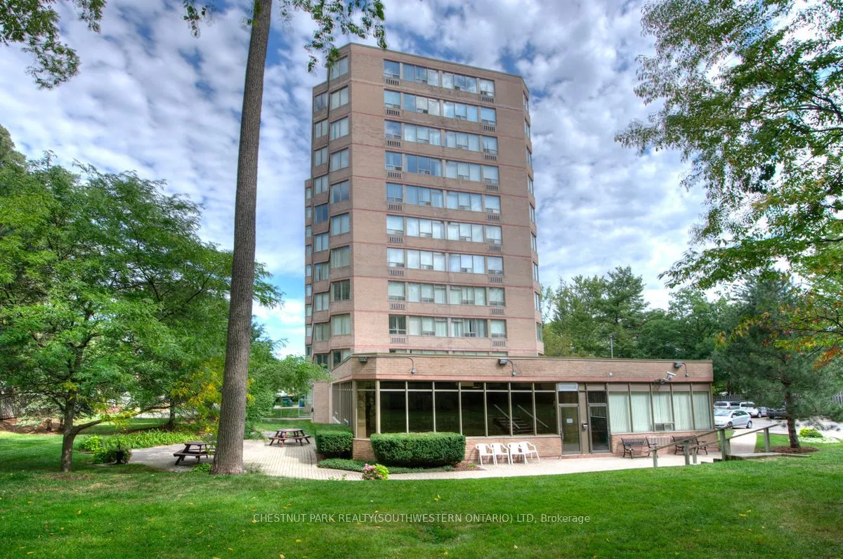 3227 King Street E #604