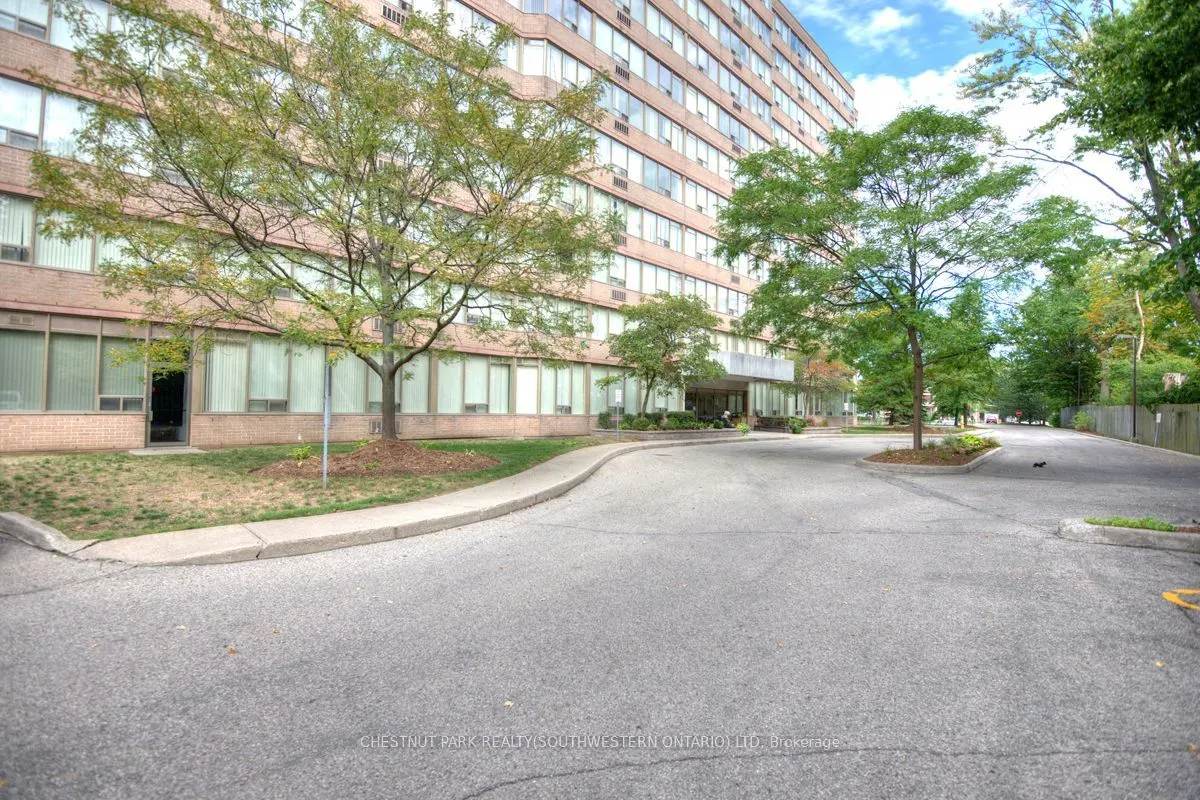 3227 King Street E #604