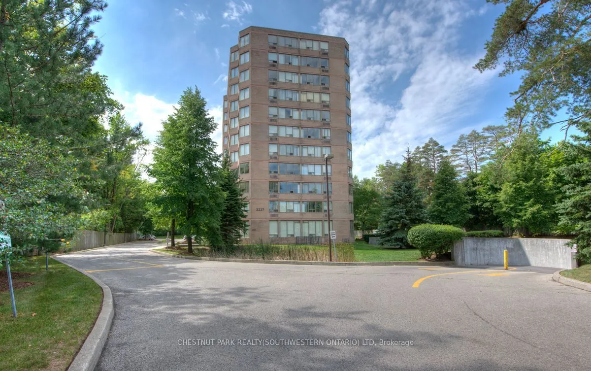 3227 King Street E #604