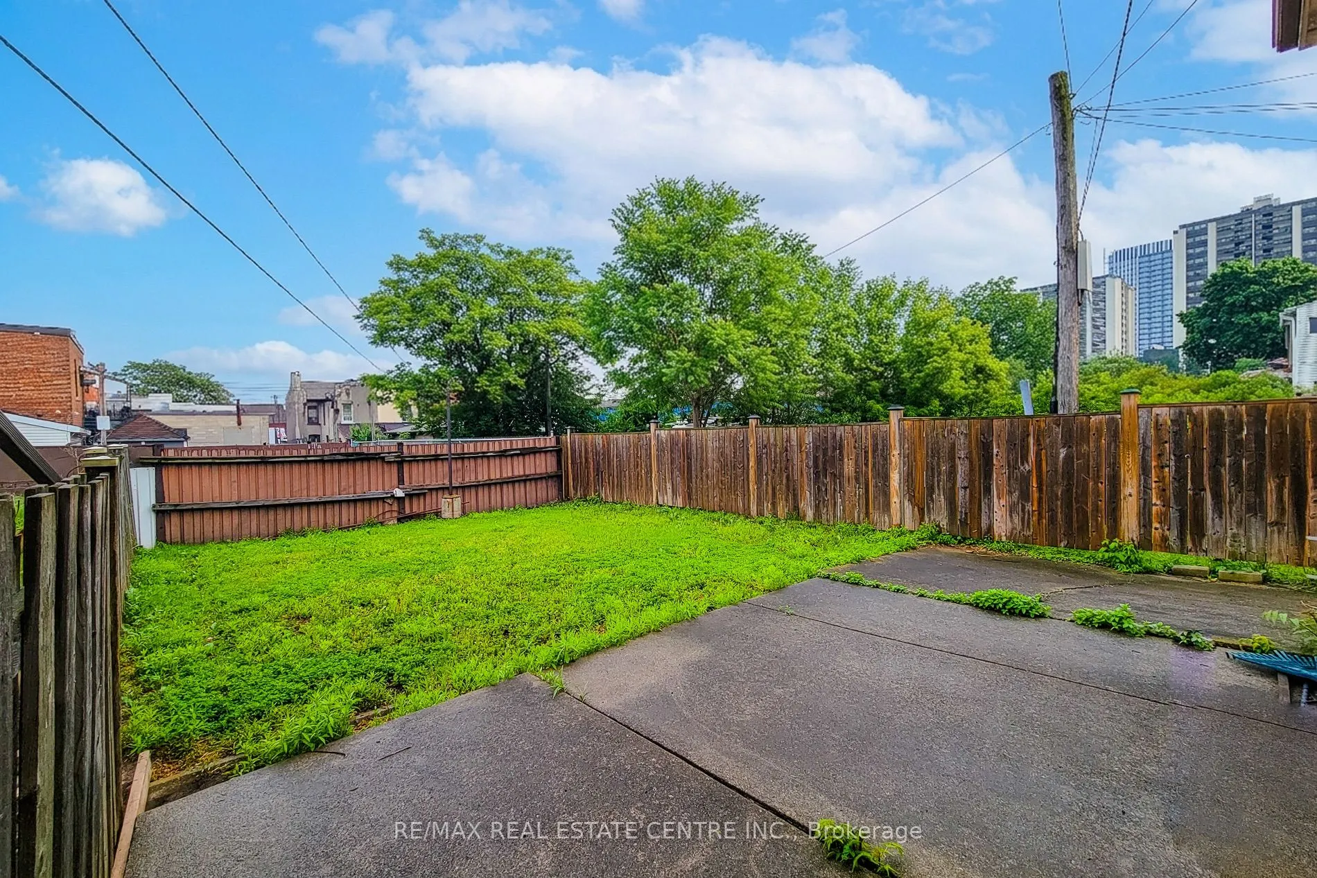 244 Hughson Street N