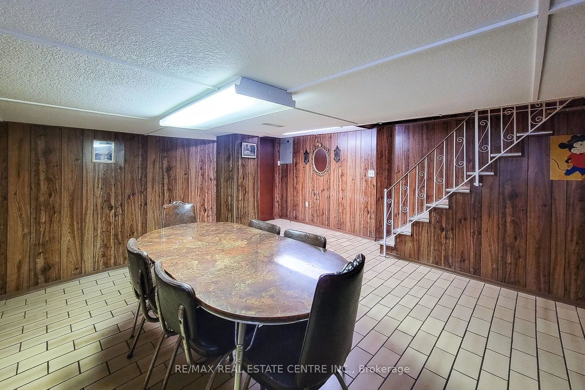 244 Hughson Street N
