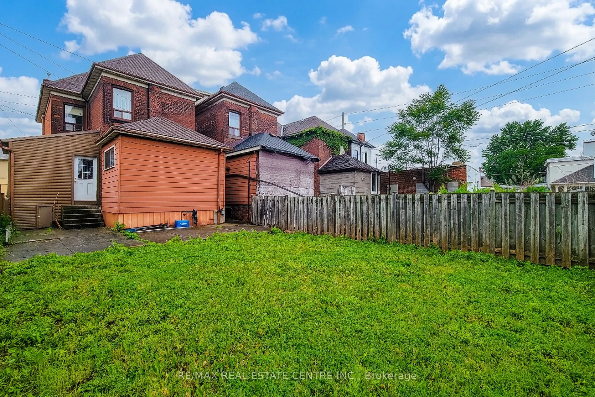 244 Hughson Street N
