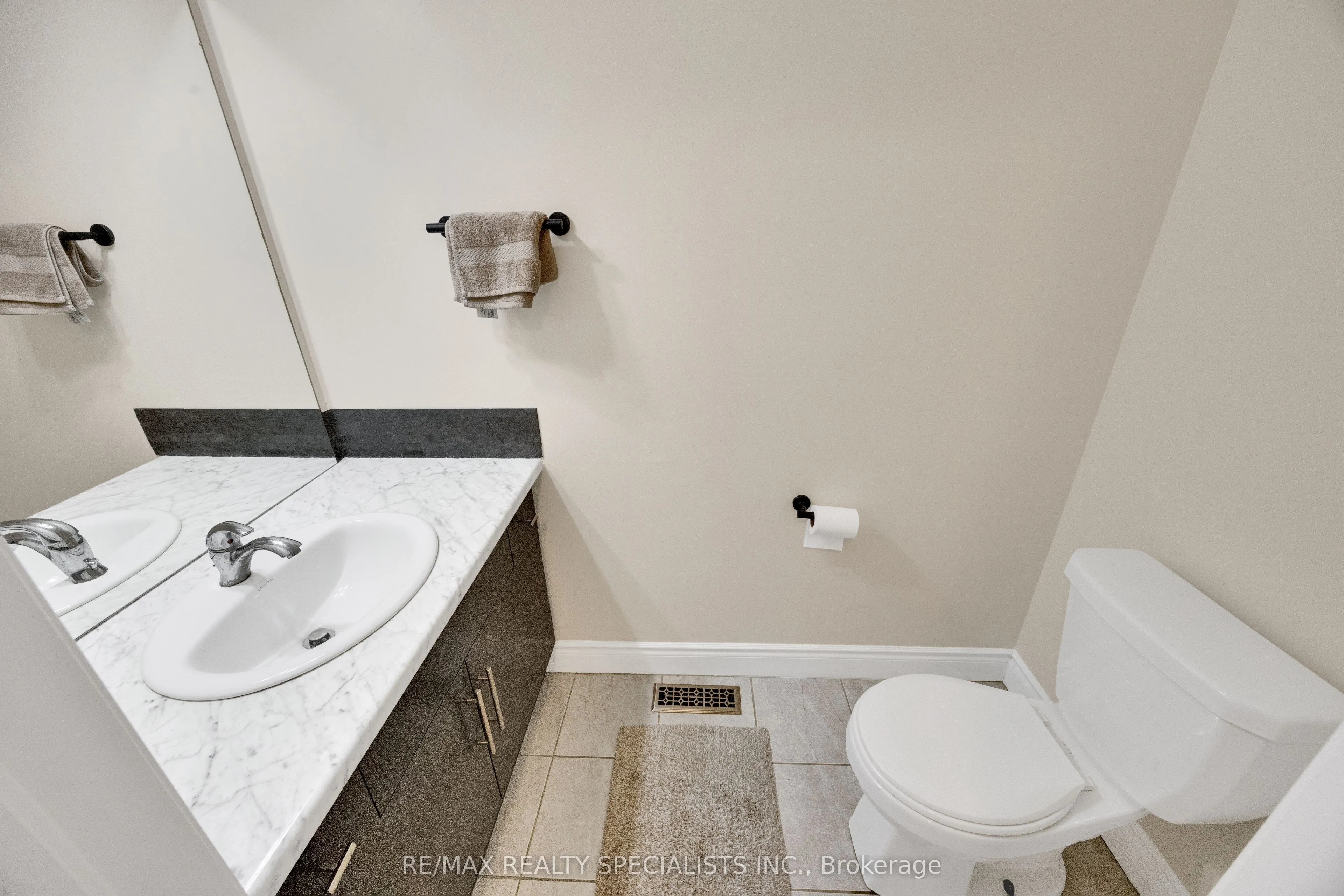 3270 Singleton Avenue #18