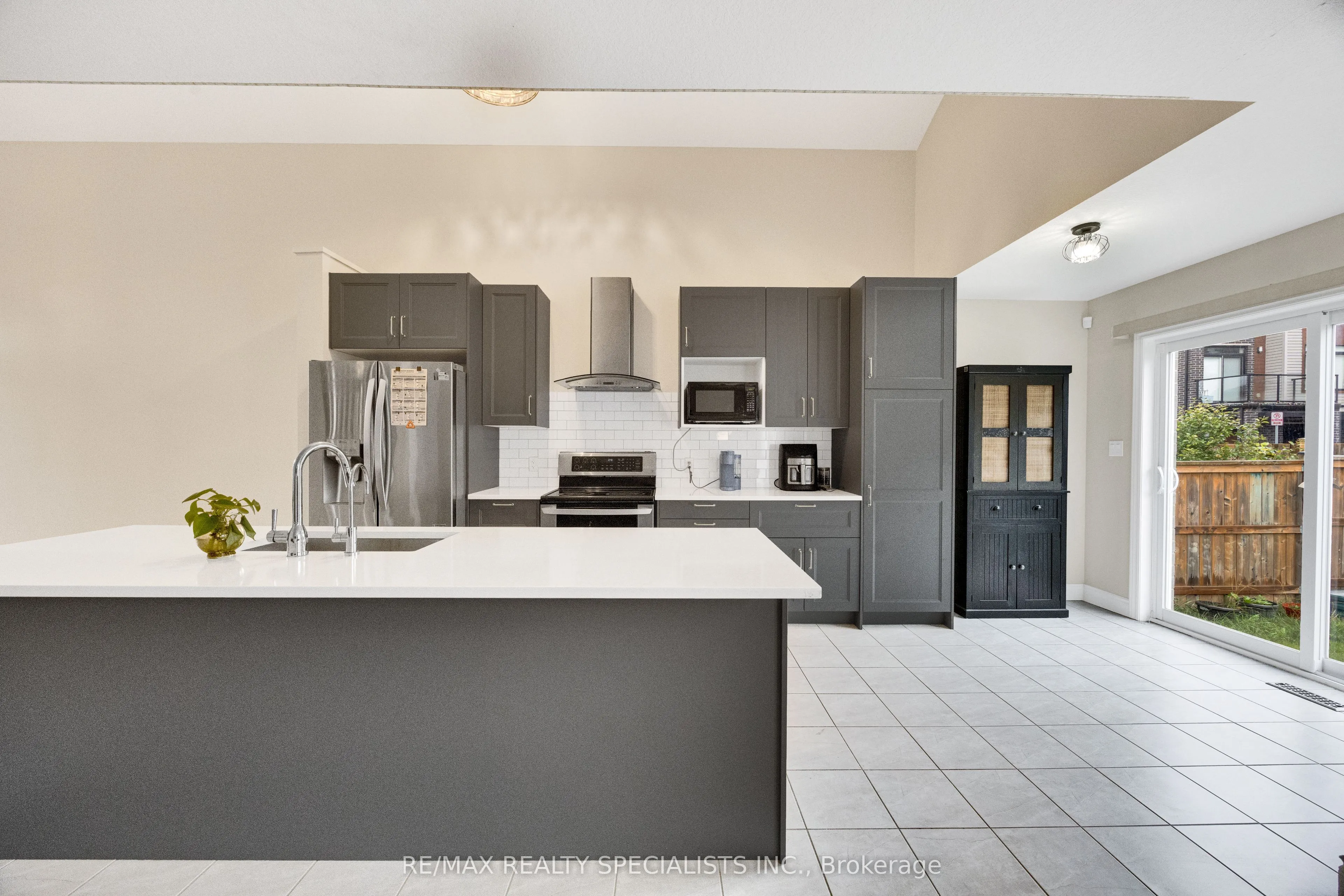 3270 Singleton Avenue #18