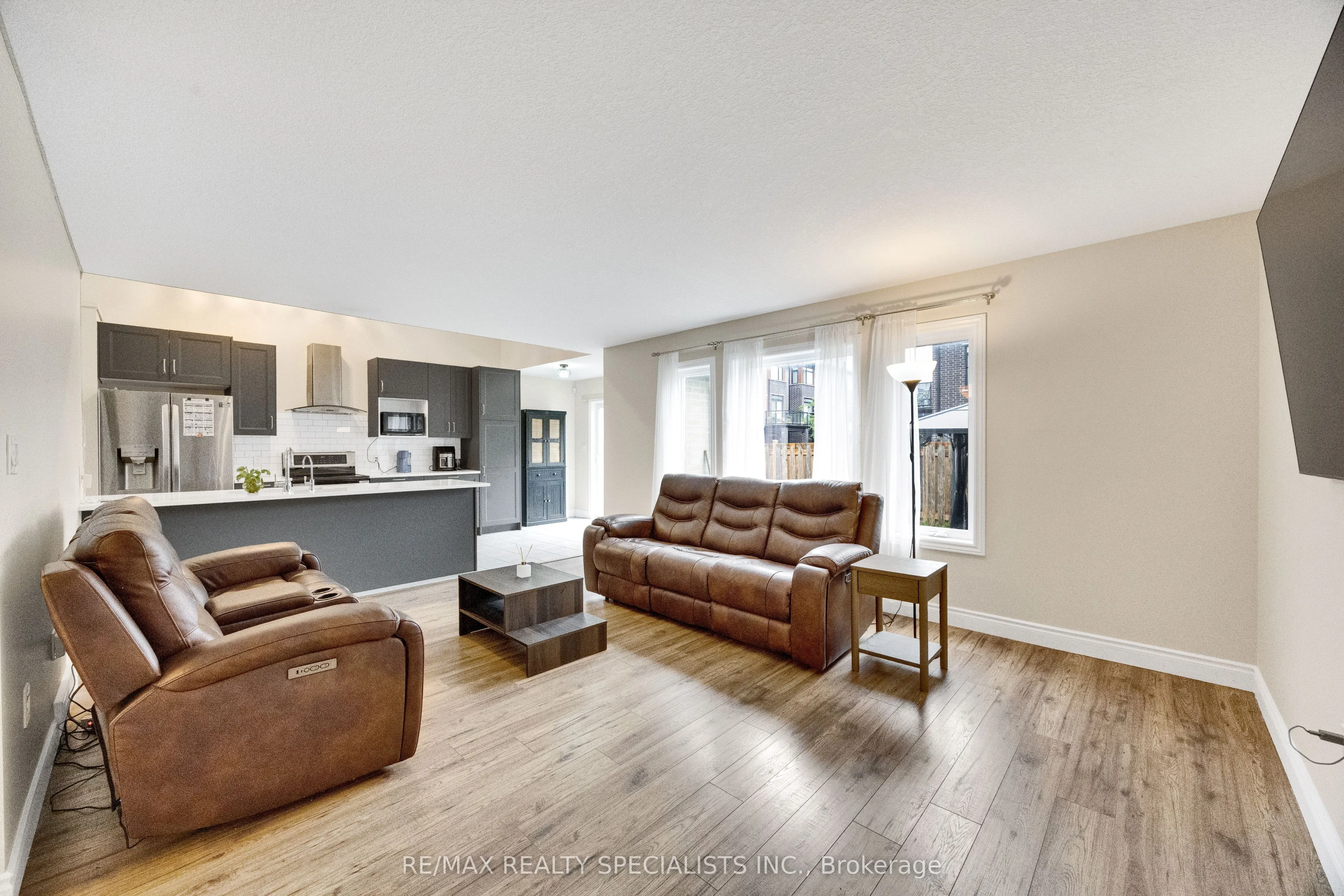 3270 Singleton Avenue #18