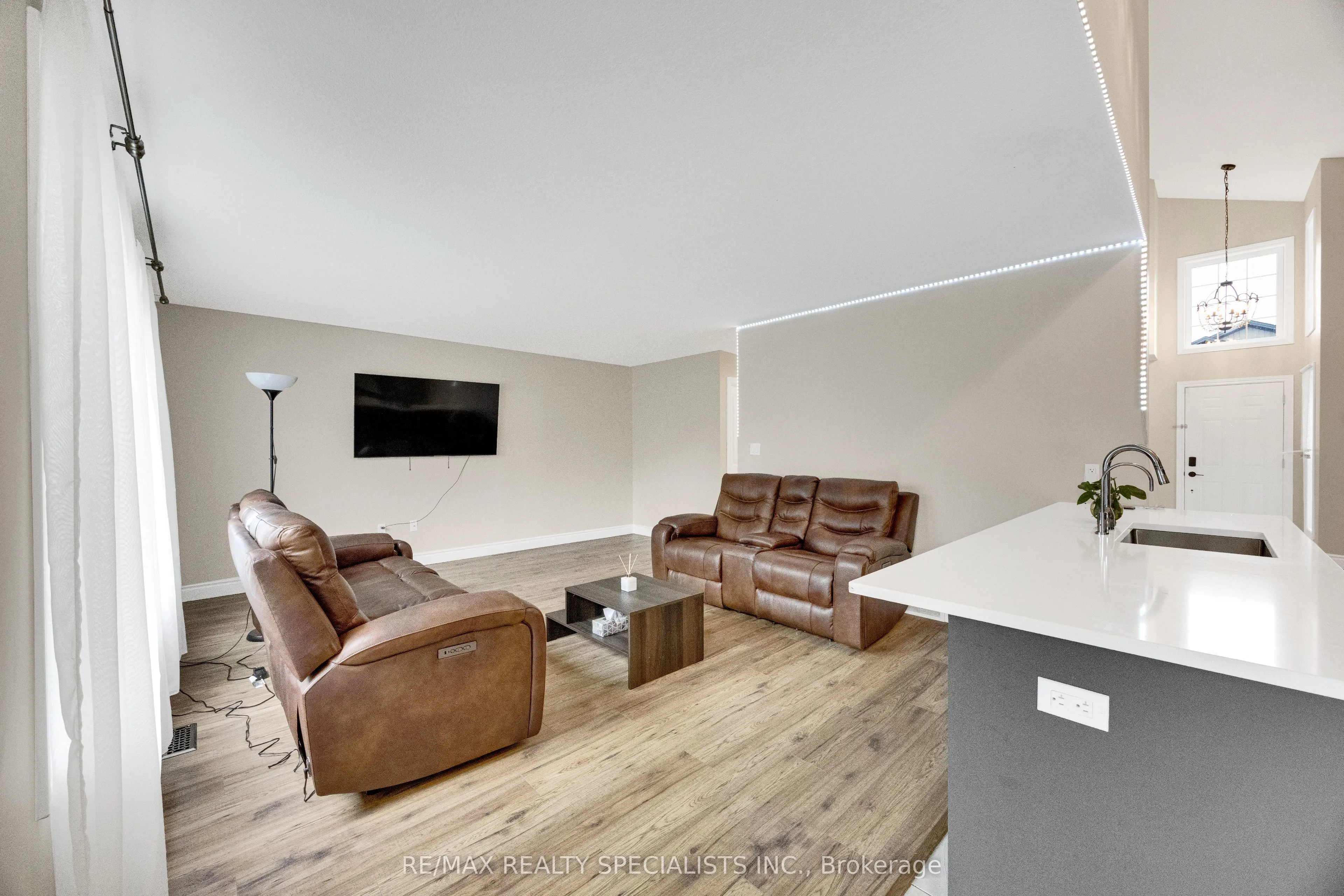 3270 Singleton Avenue #18