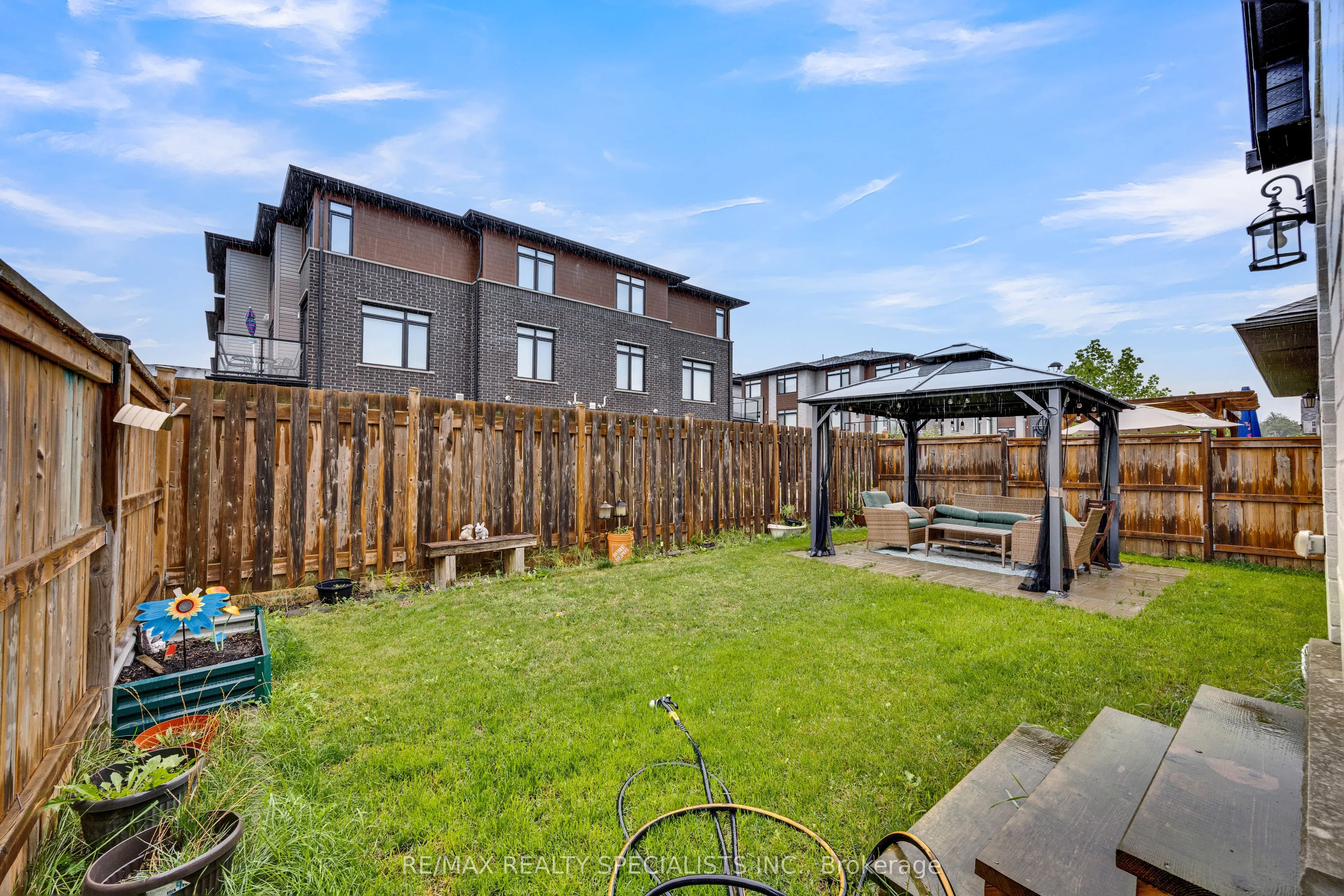 3270 Singleton Avenue #18