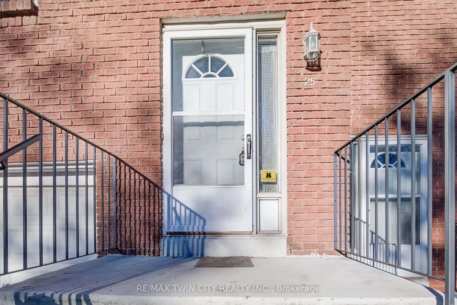 121 Morgan Avenue #25