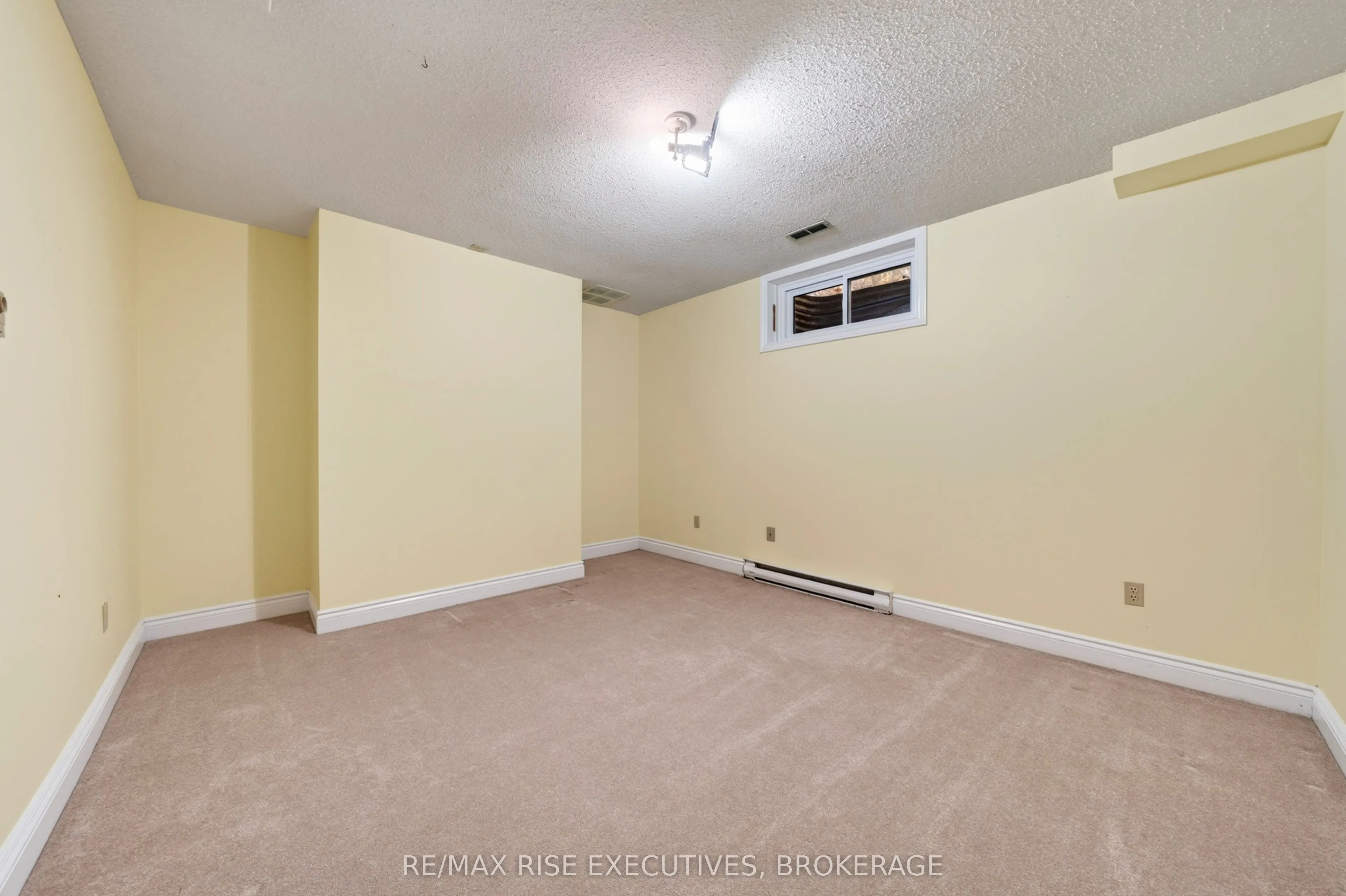1685 Woodmount Grove