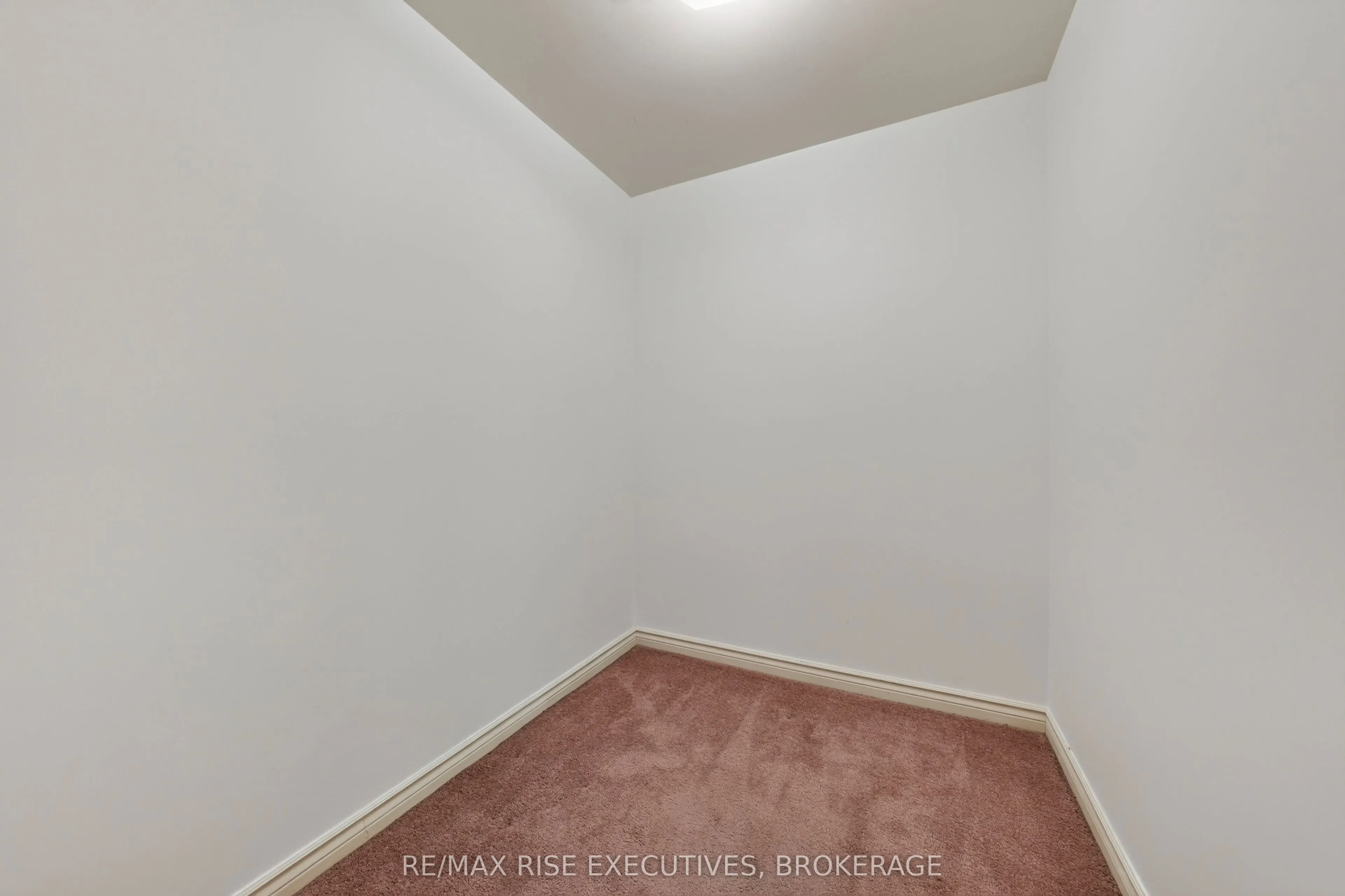 1685 Woodmount Grove
