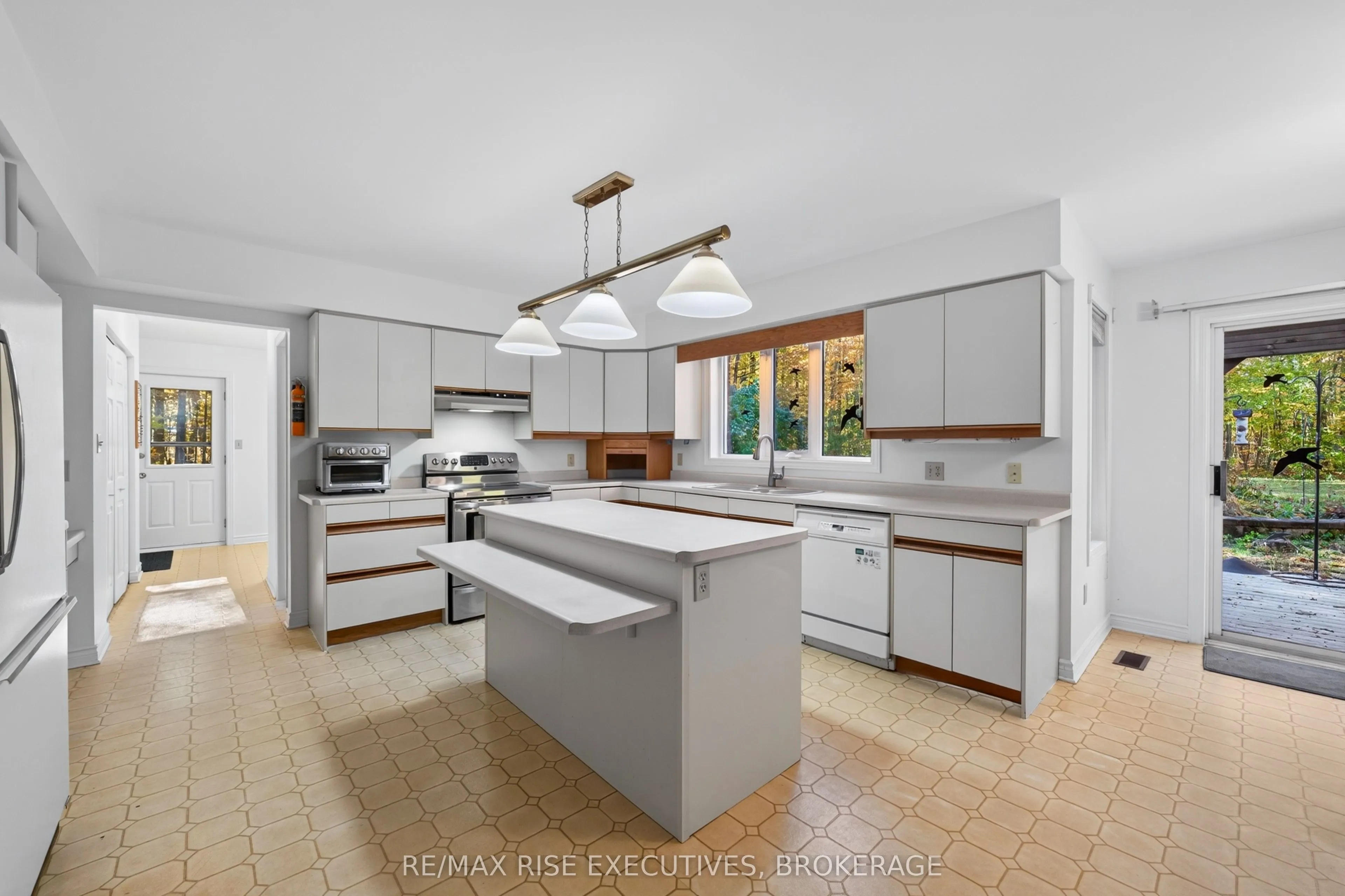 1685 Woodmount Grove