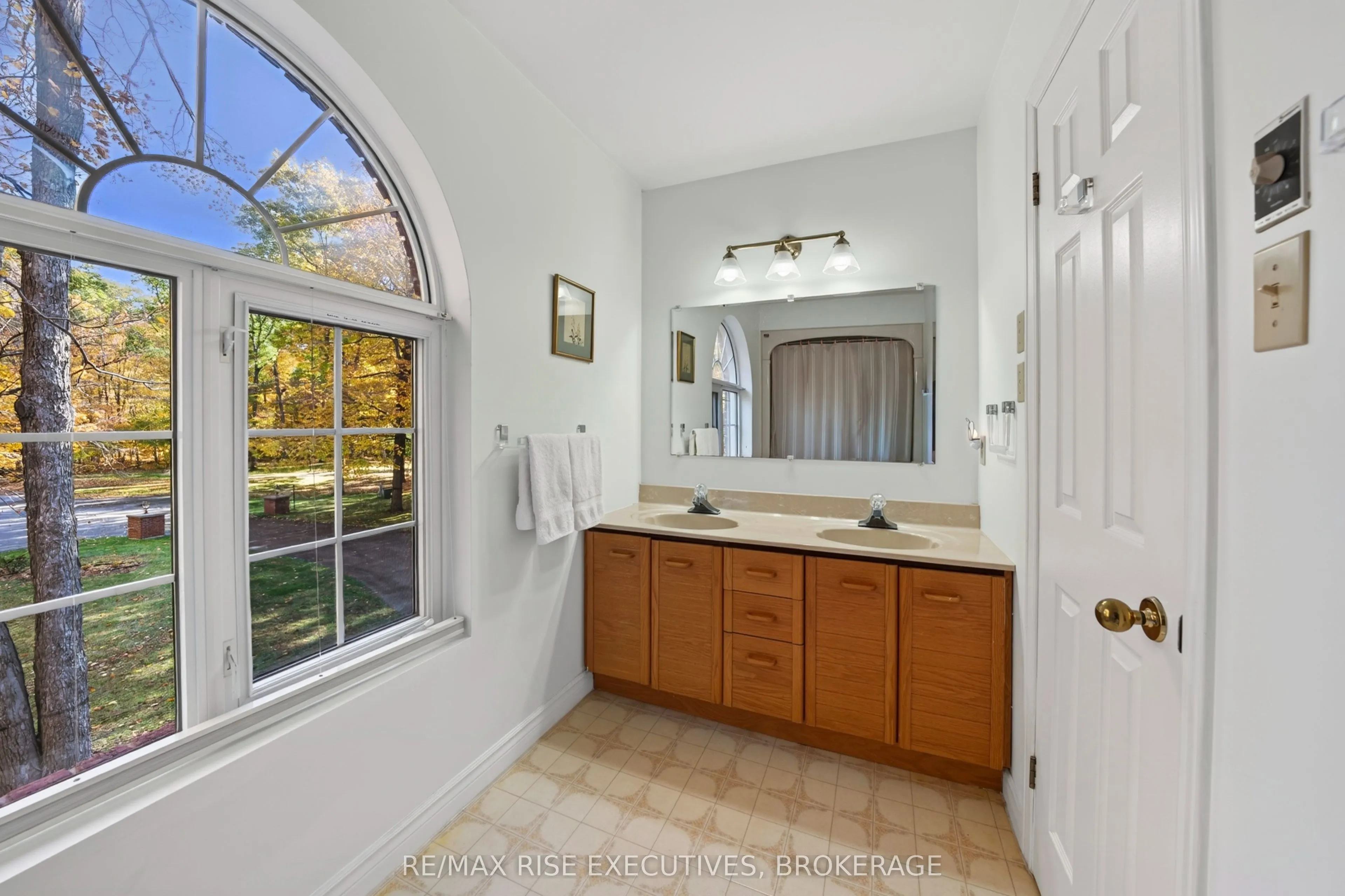 1685 Woodmount Grove