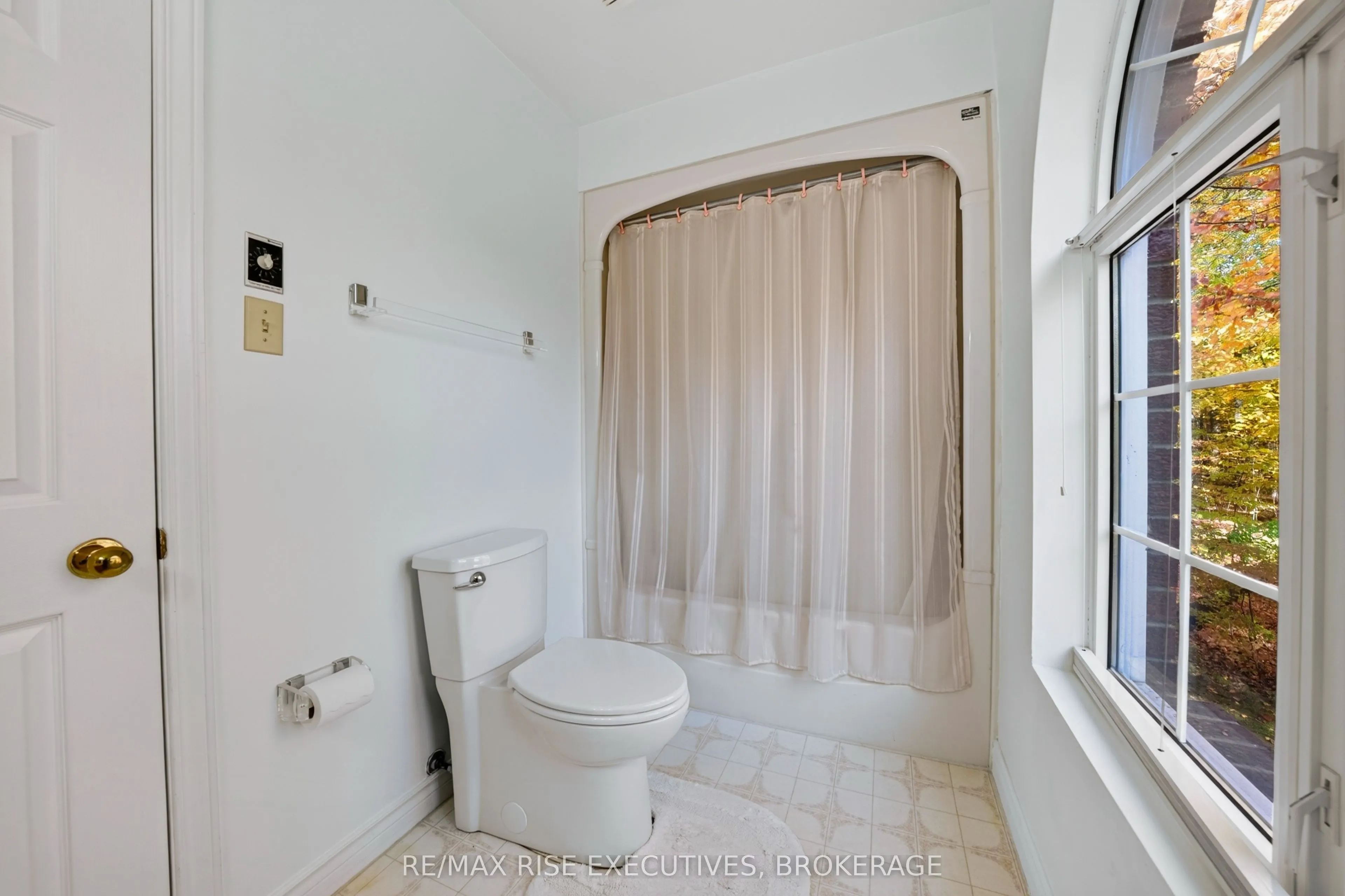 1685 Woodmount Grove