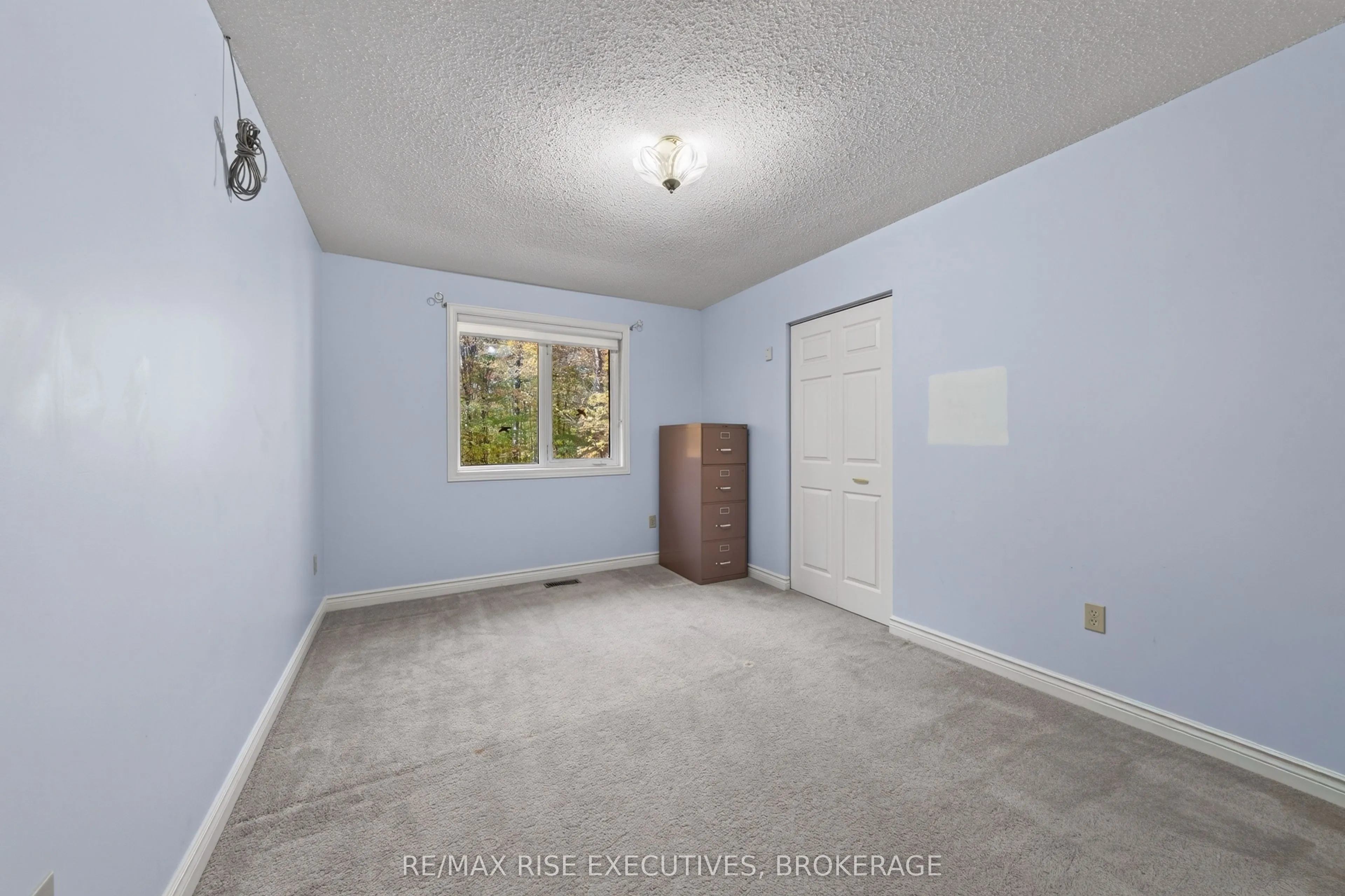 1685 Woodmount Grove