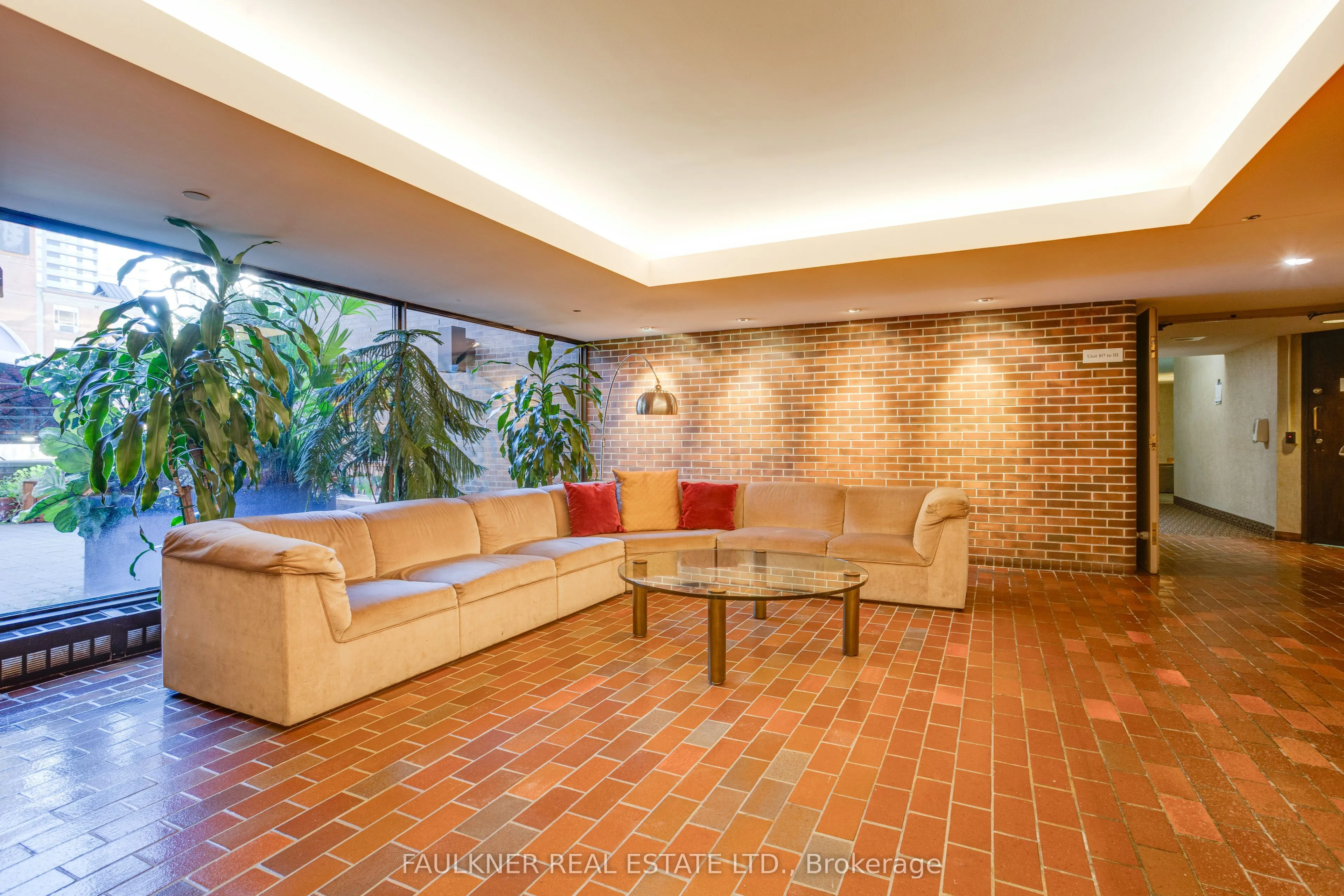 151 Bay Street #109