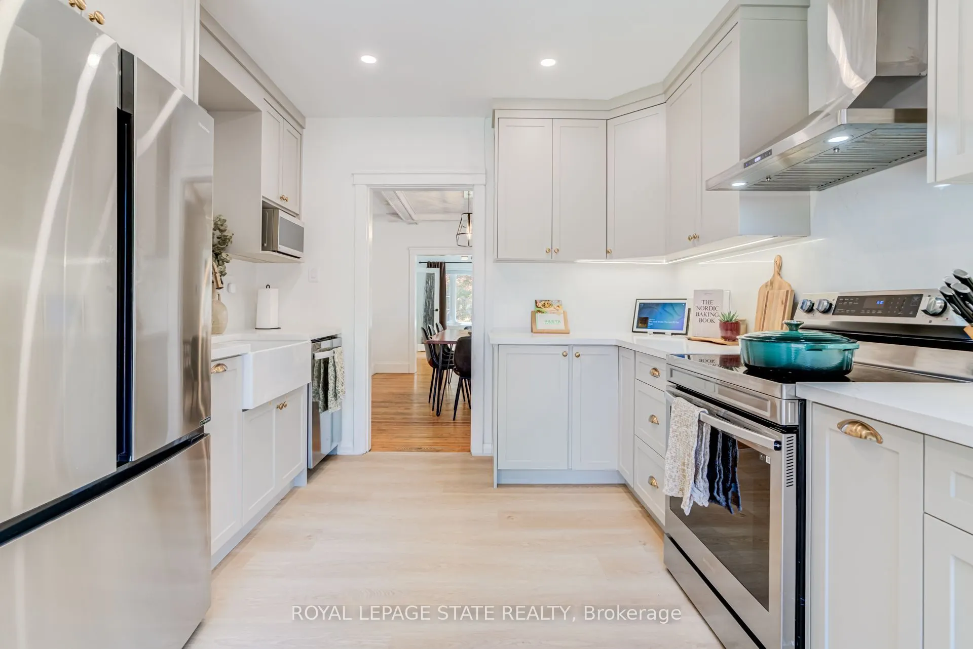 175 Rosslyn Avenue S