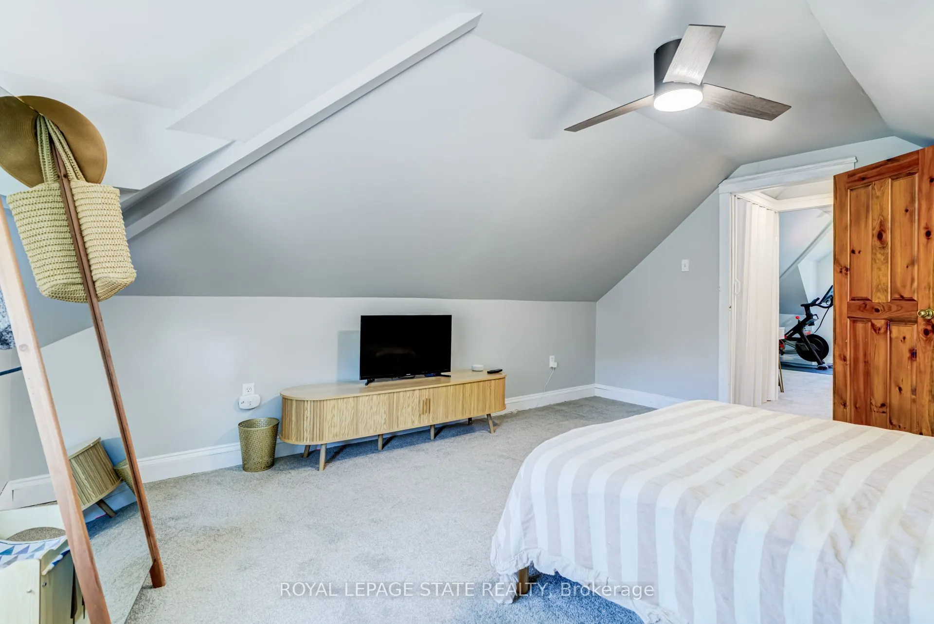 175 Rosslyn Avenue S