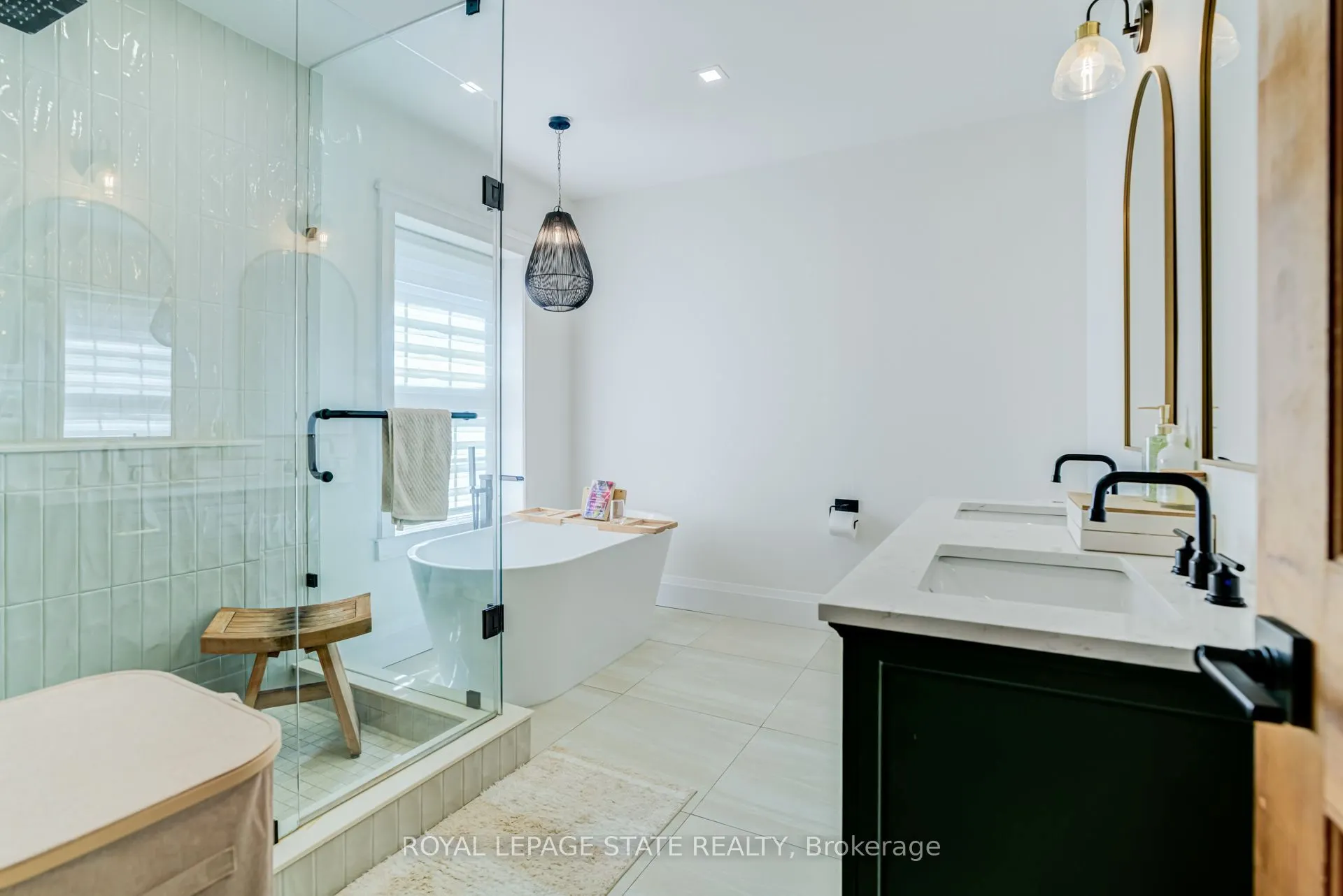 175 Rosslyn Avenue S