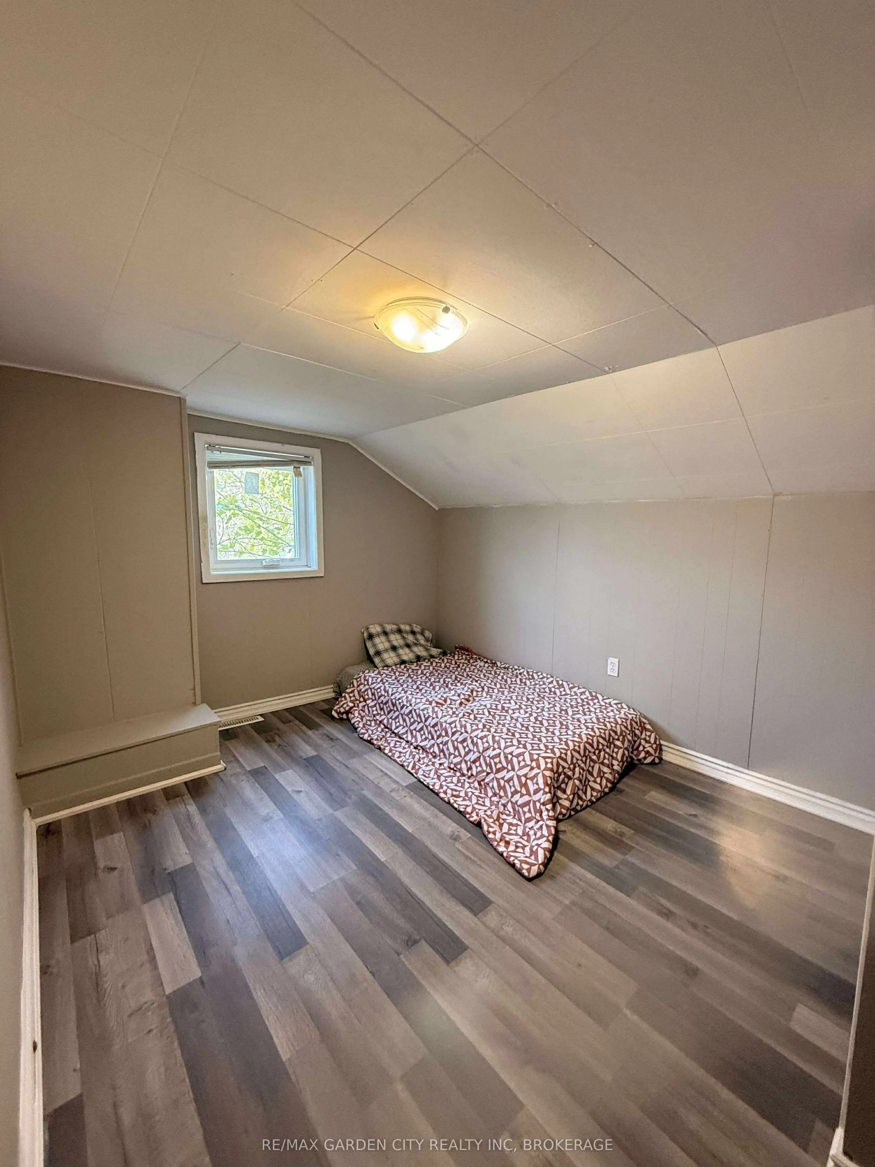 130 St. Paul Crescent