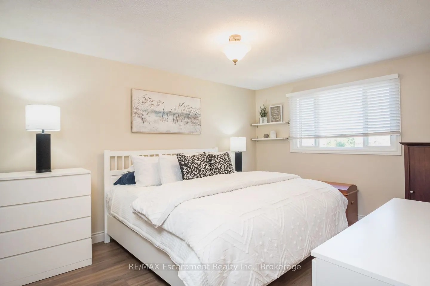 45 Niska Drive
