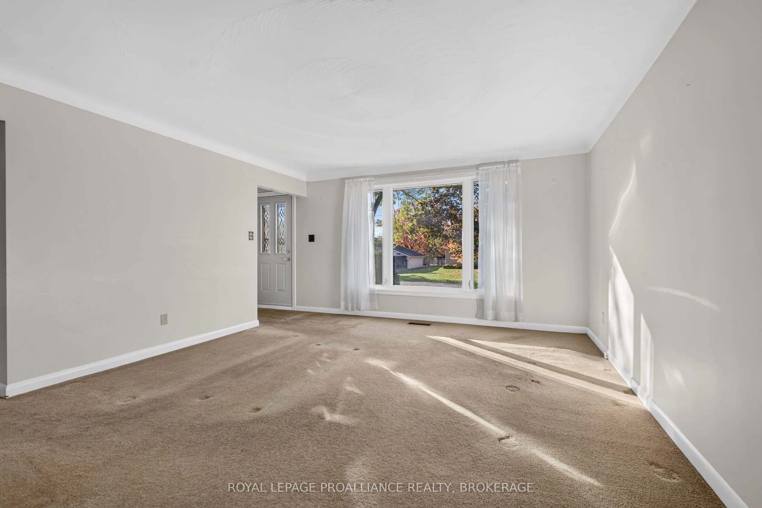 1416 Woodfield Crescent