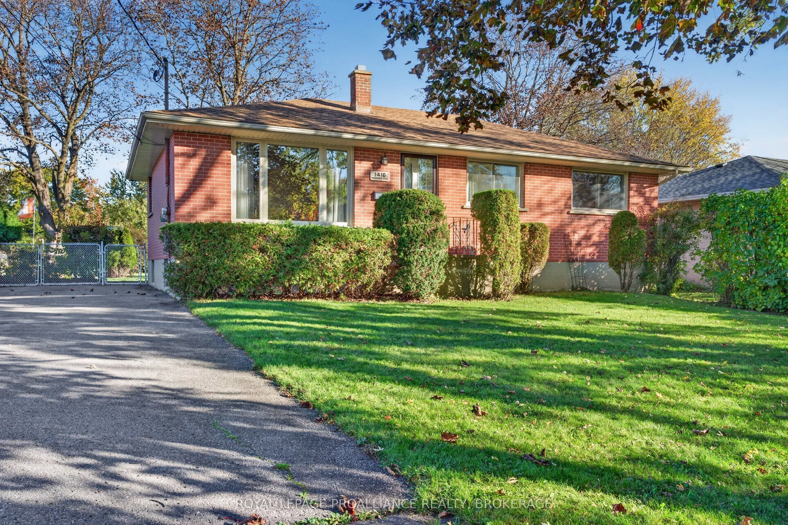 1416 Woodfield Crescent