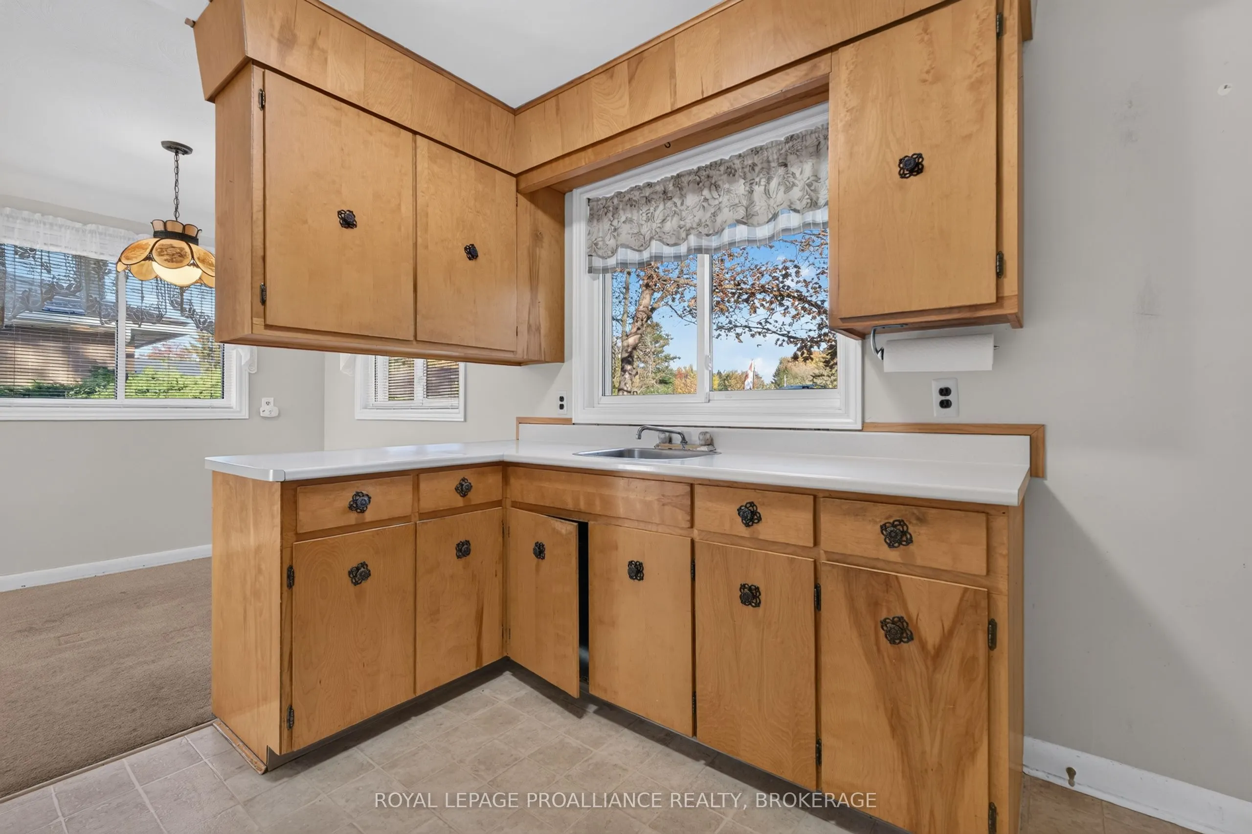 1416 Woodfield Crescent