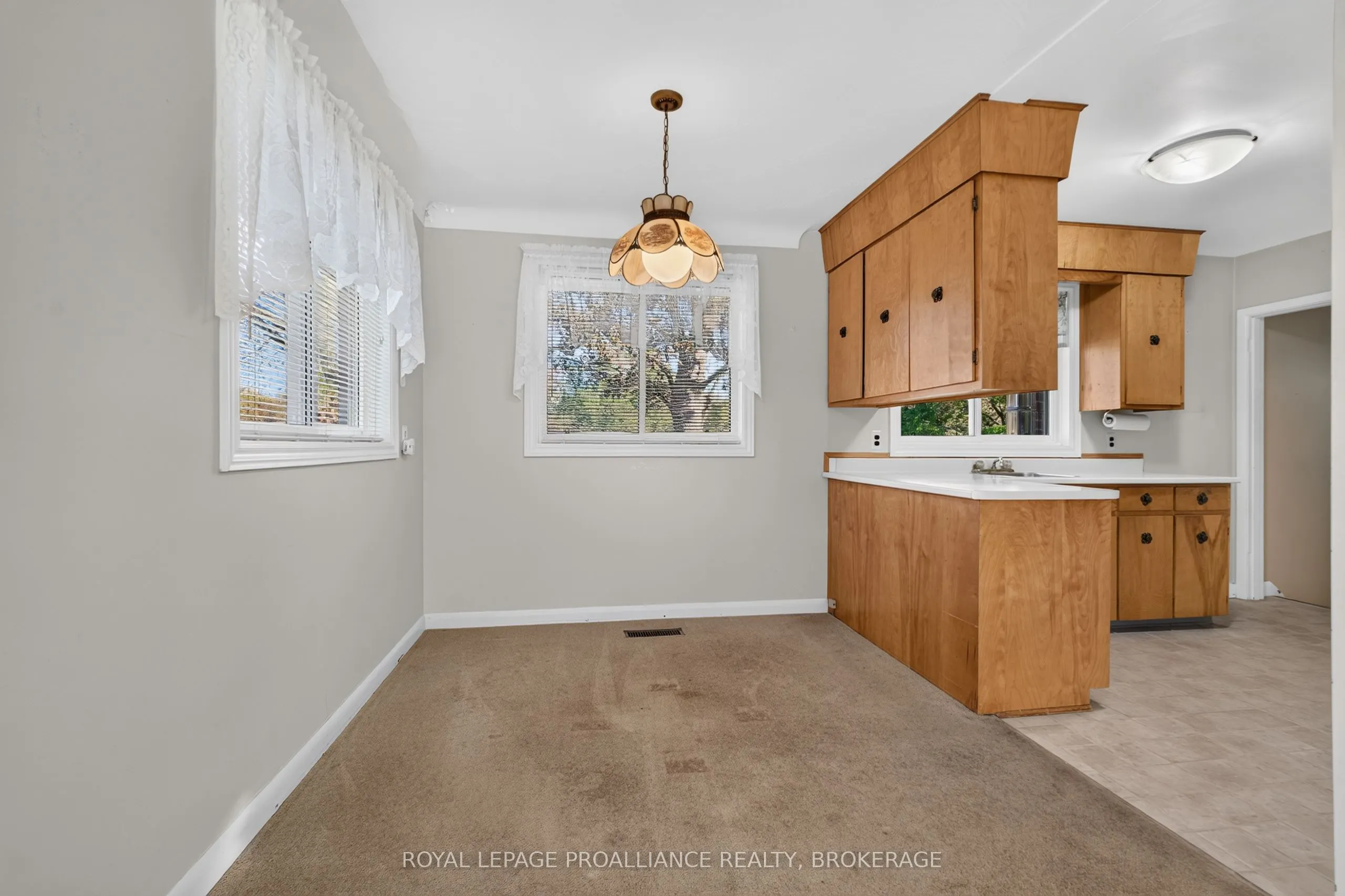 1416 Woodfield Crescent