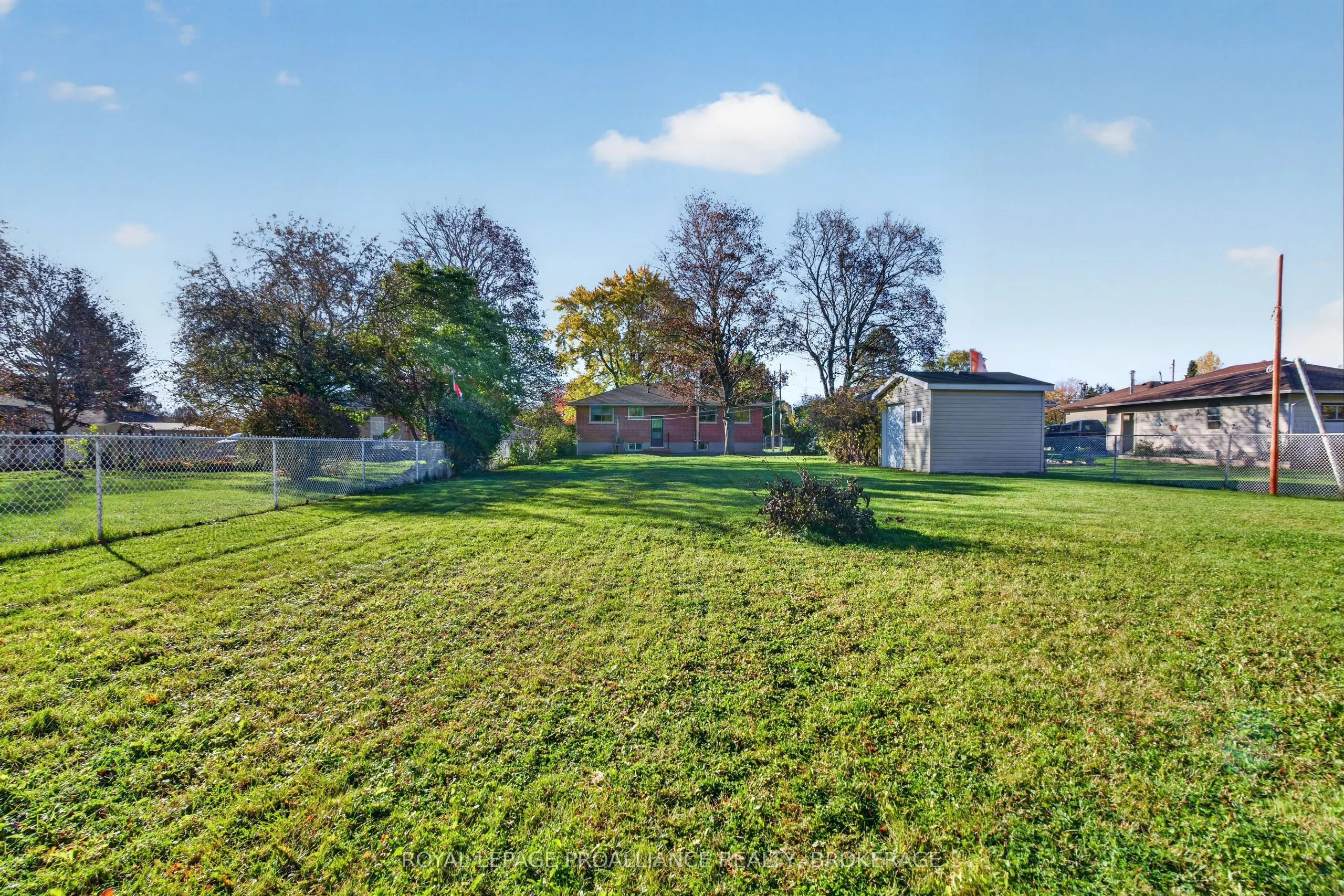1416 Woodfield Crescent