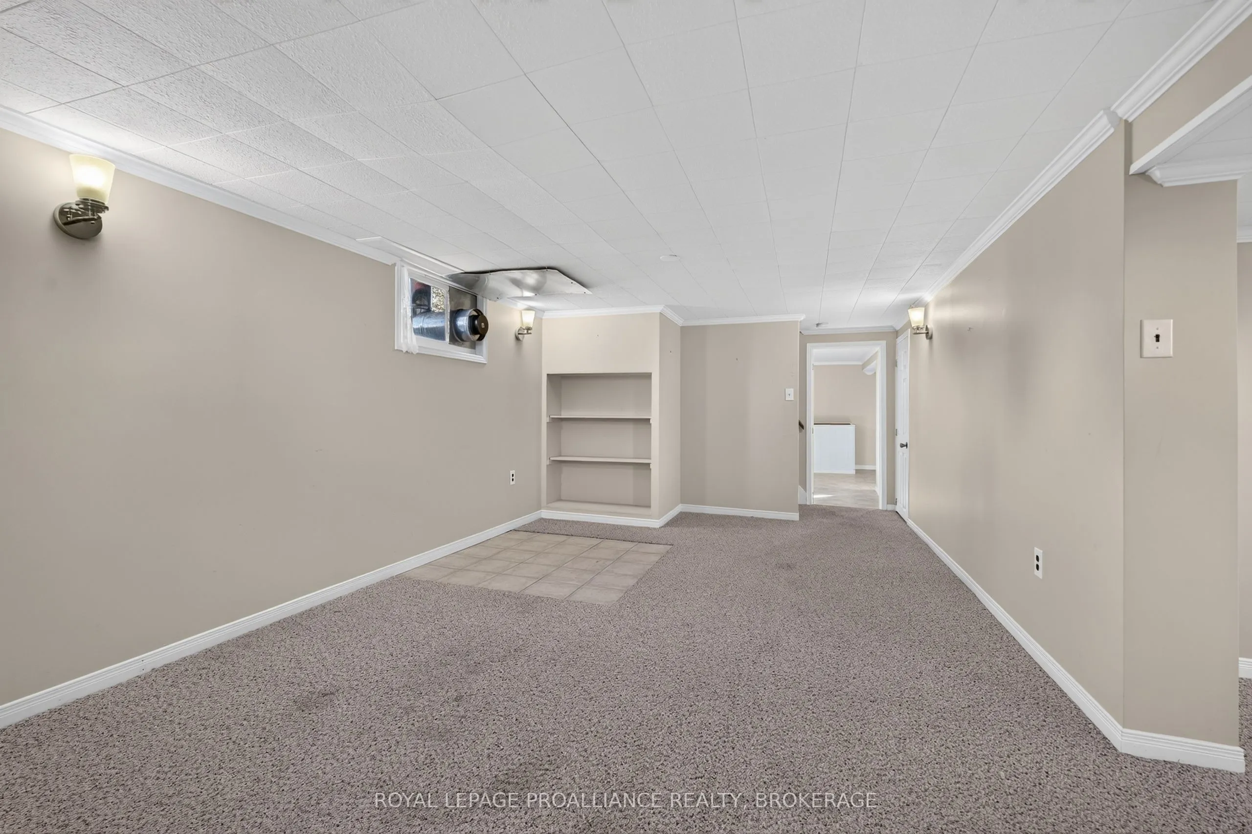 1416 Woodfield Crescent