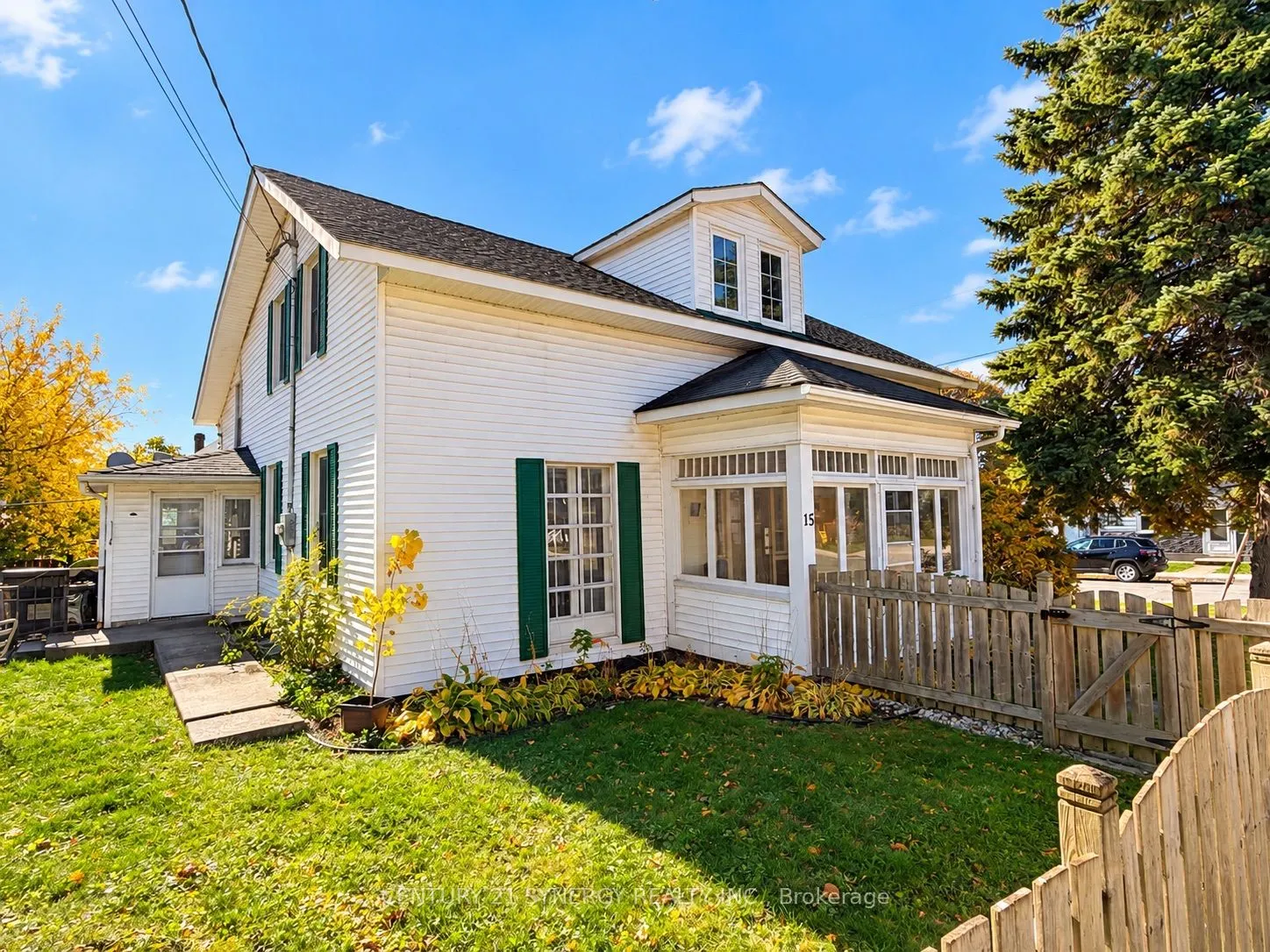 15 Strathcona Street