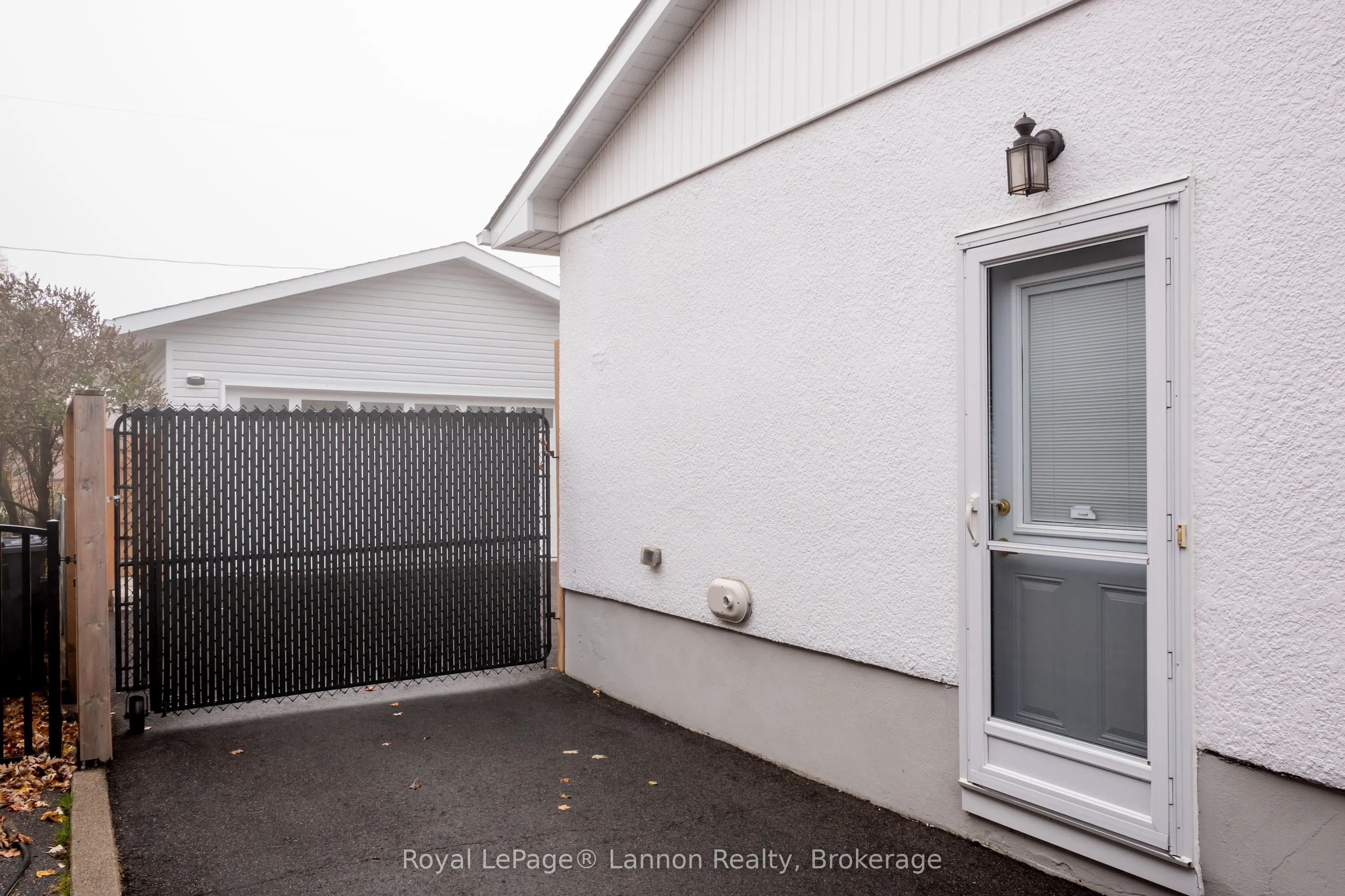 524 Wiltshire Crescent