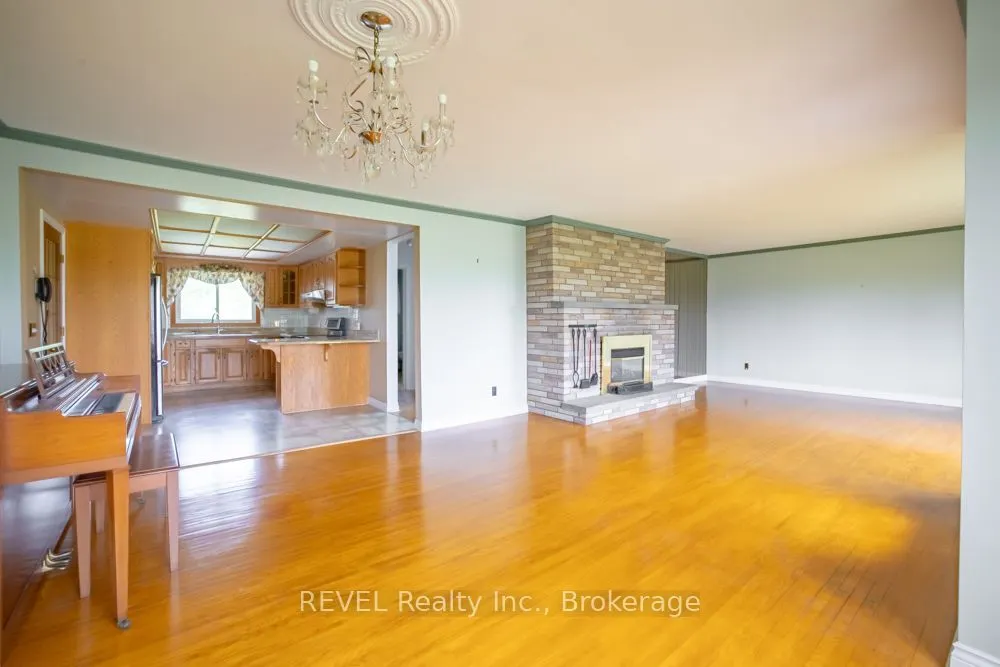 2229 Houck Crescent