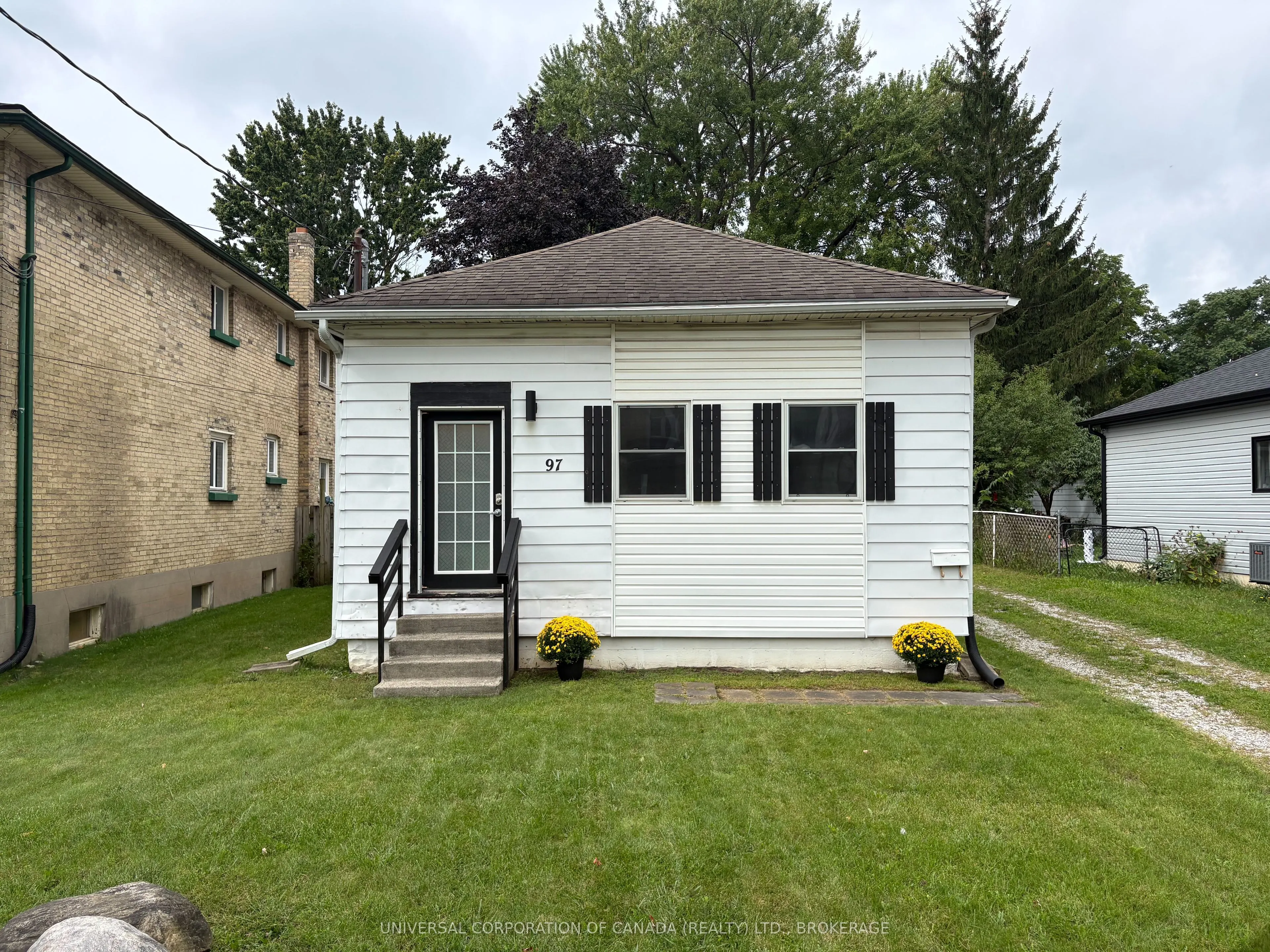 97 Chesley Avenue