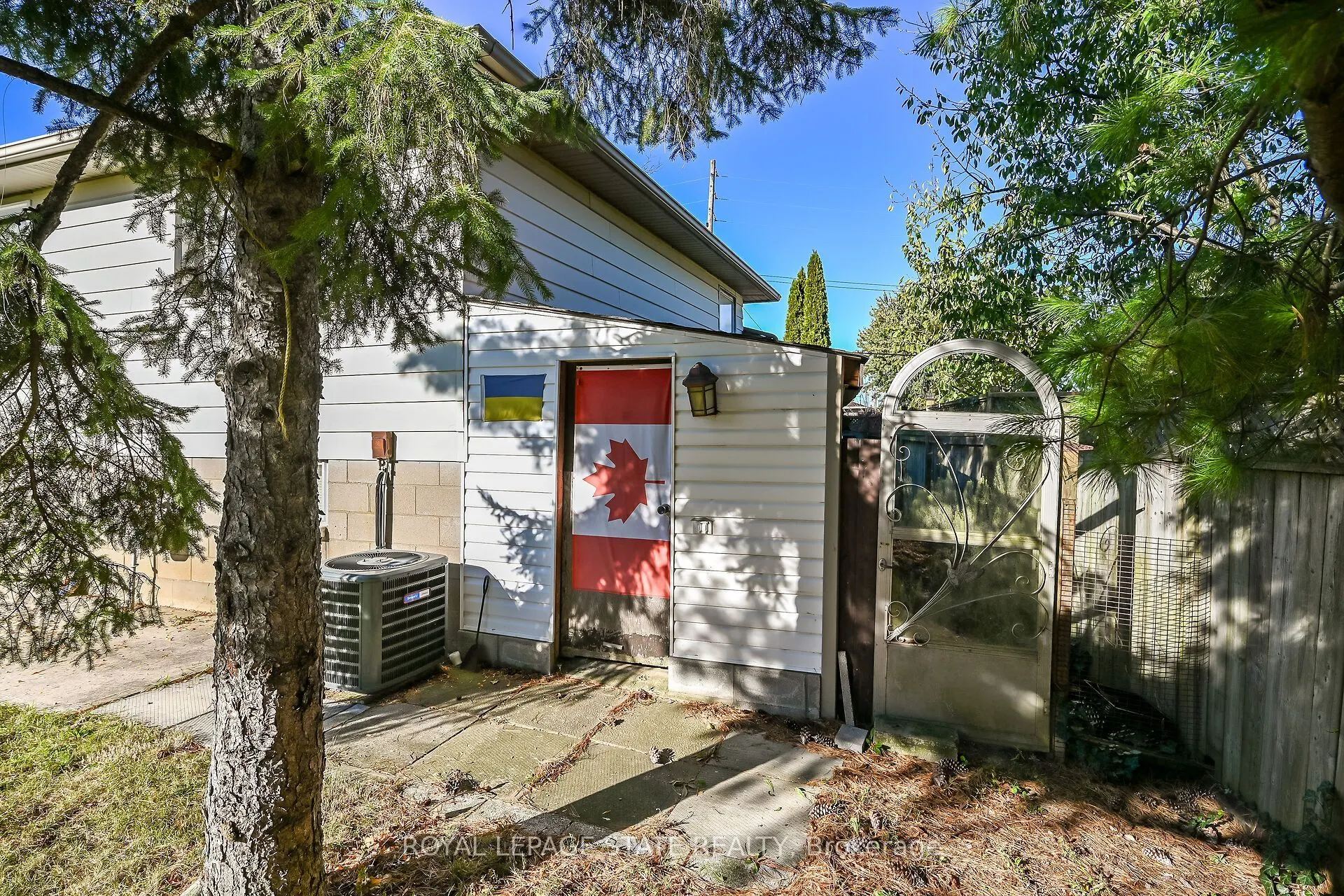 411 Queen Victoria Drive