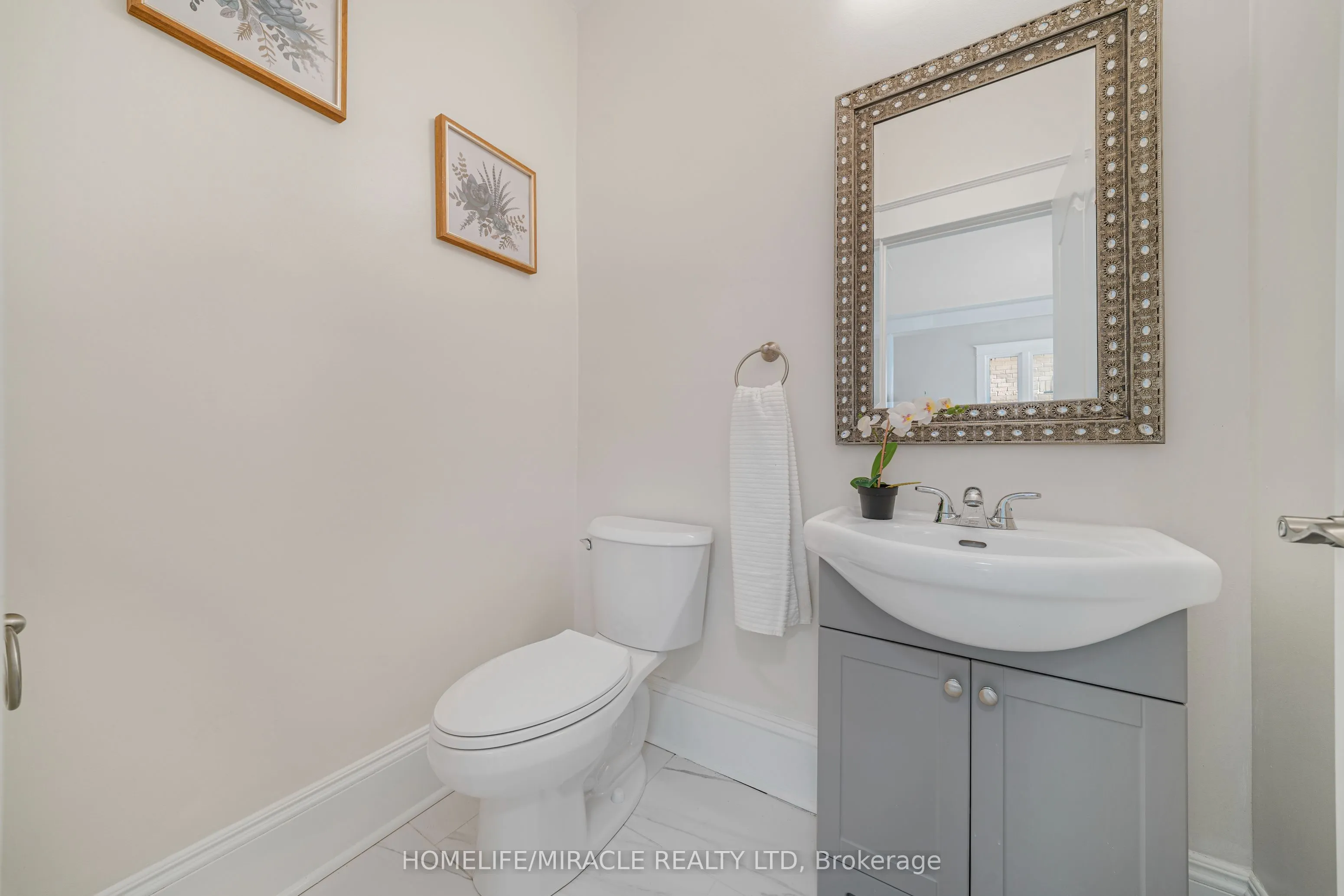 323 Queenston Road
