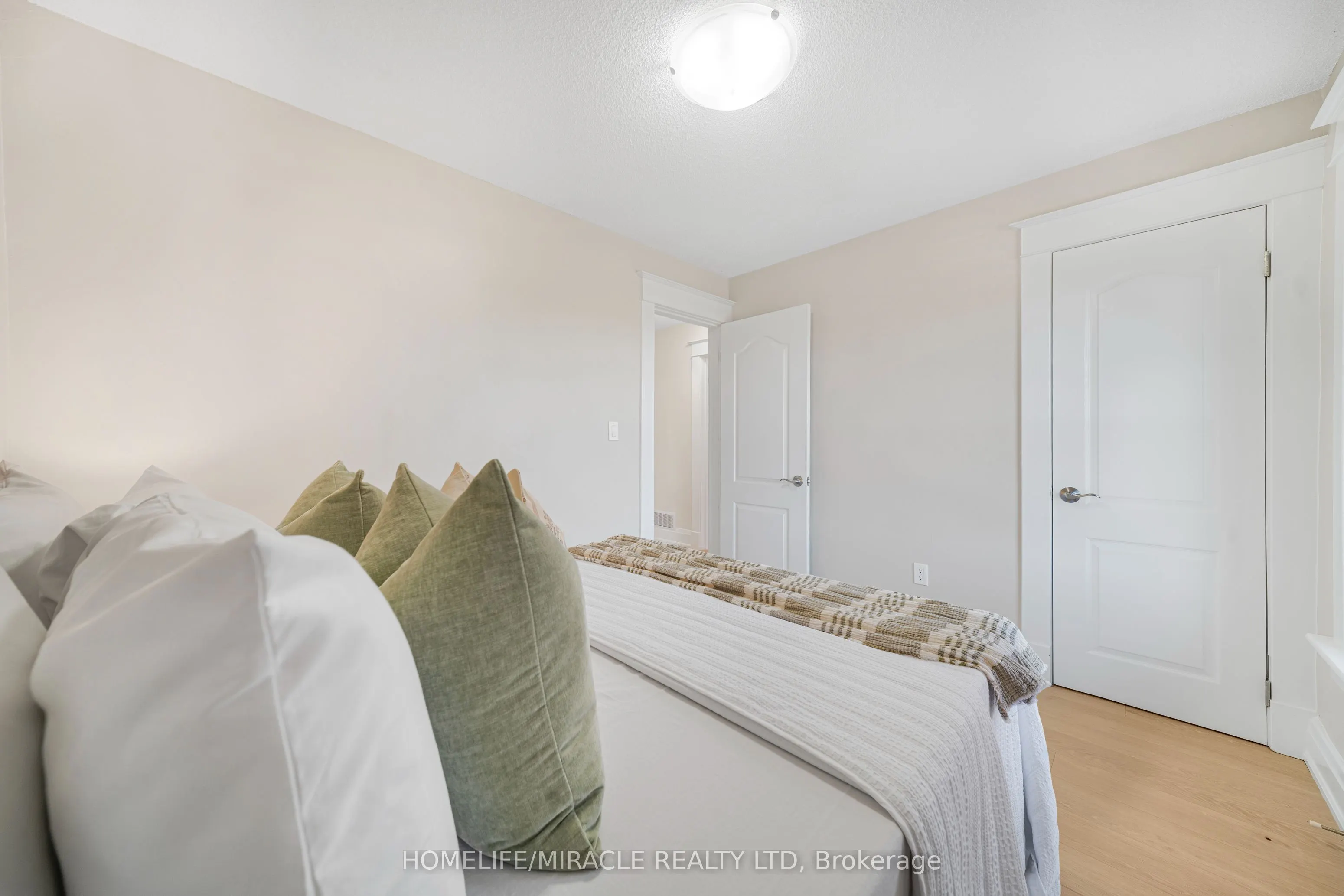 323 Queenston Road