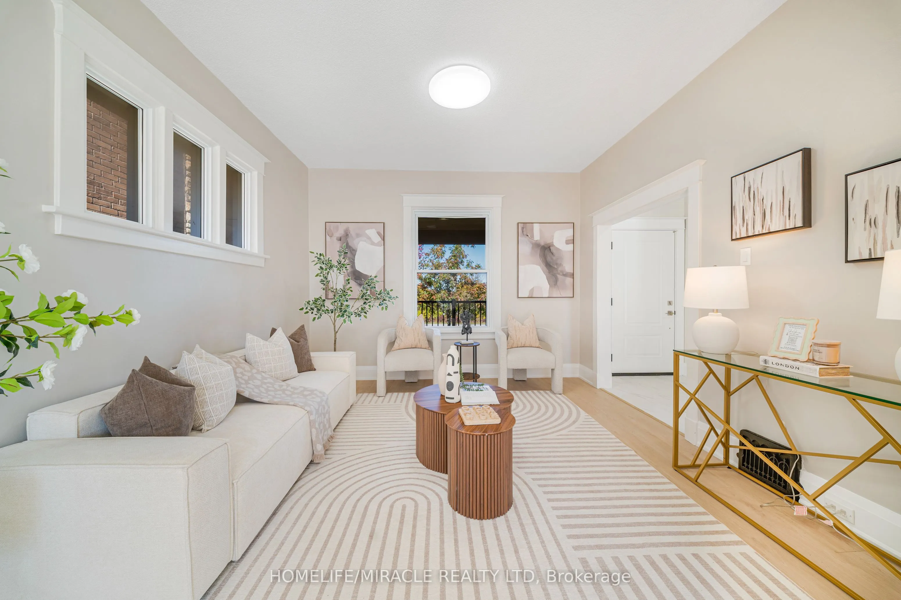 323 Queenston Road