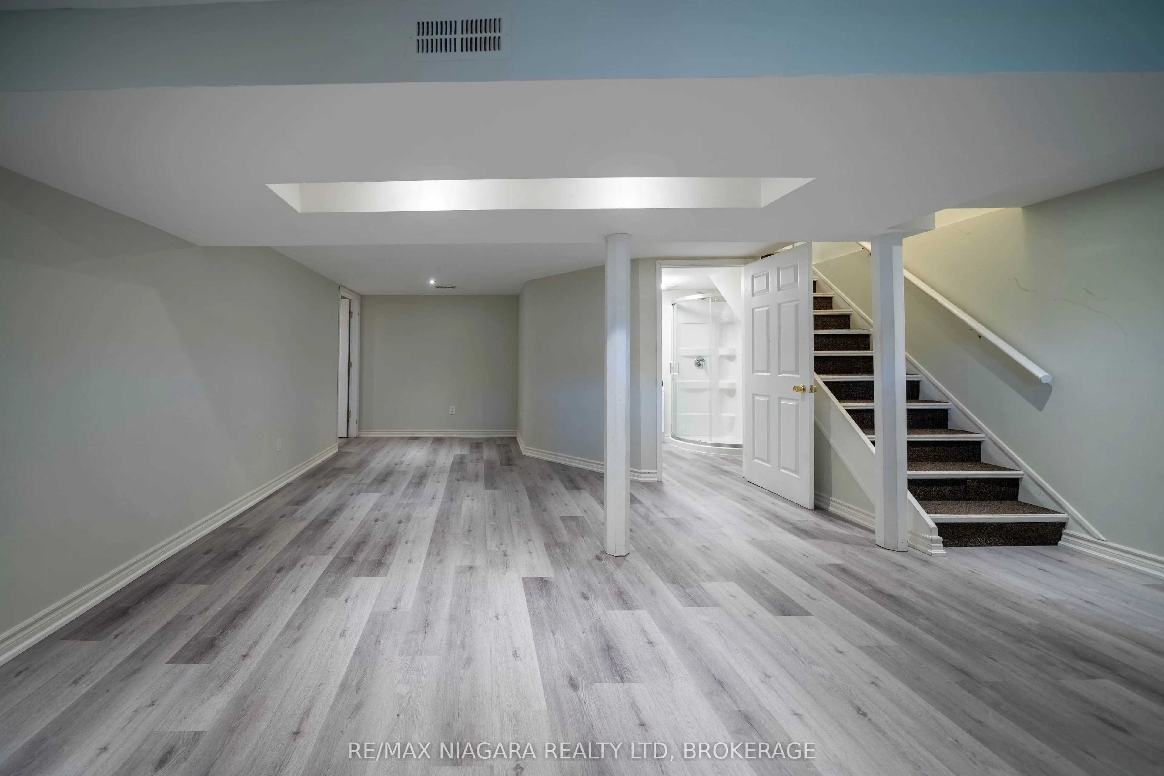 15 Springbank Drive