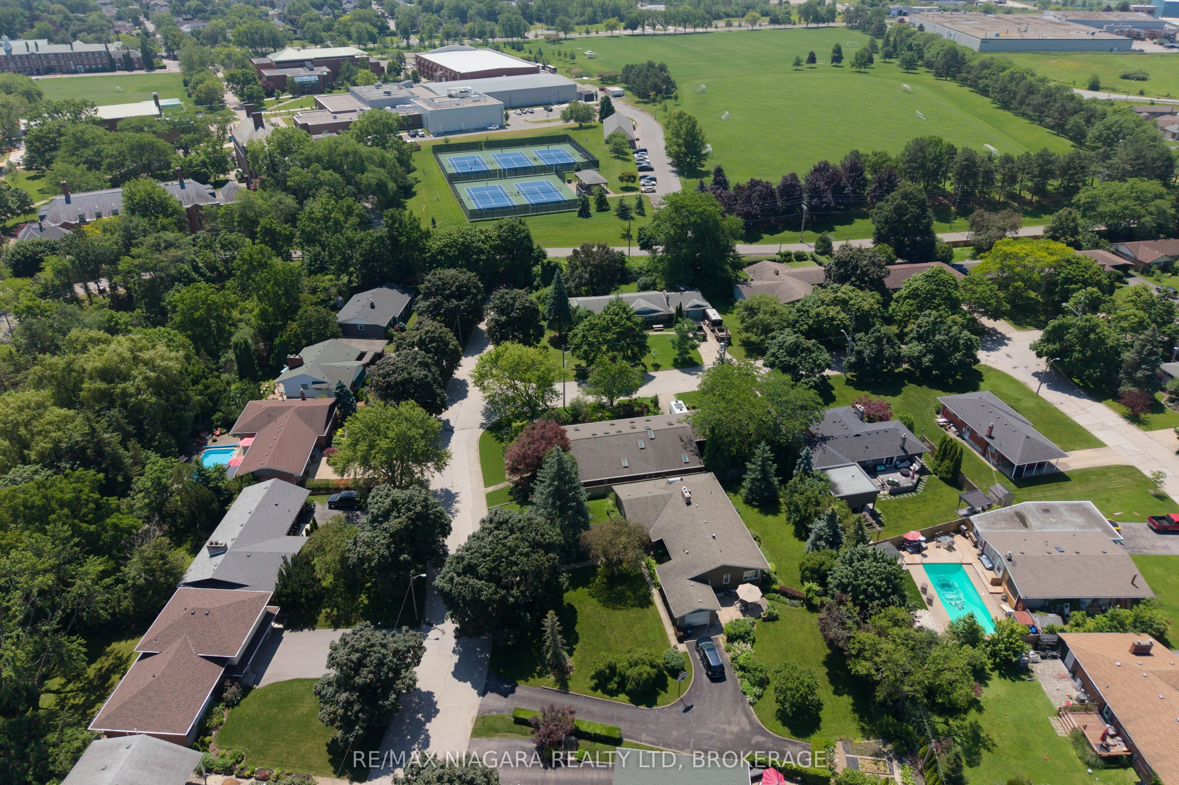 15 Springbank Drive