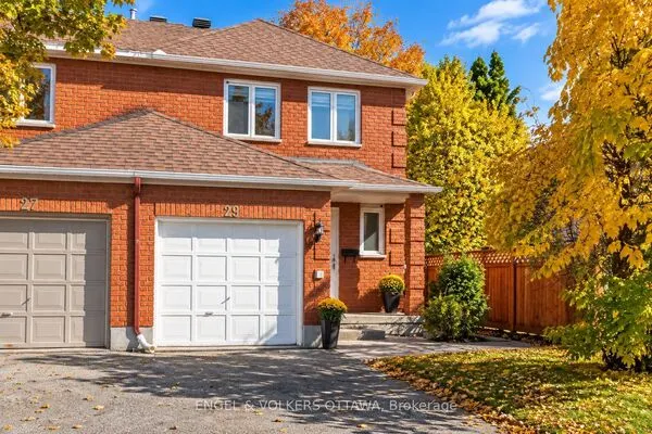 29 Woodbury Crescent