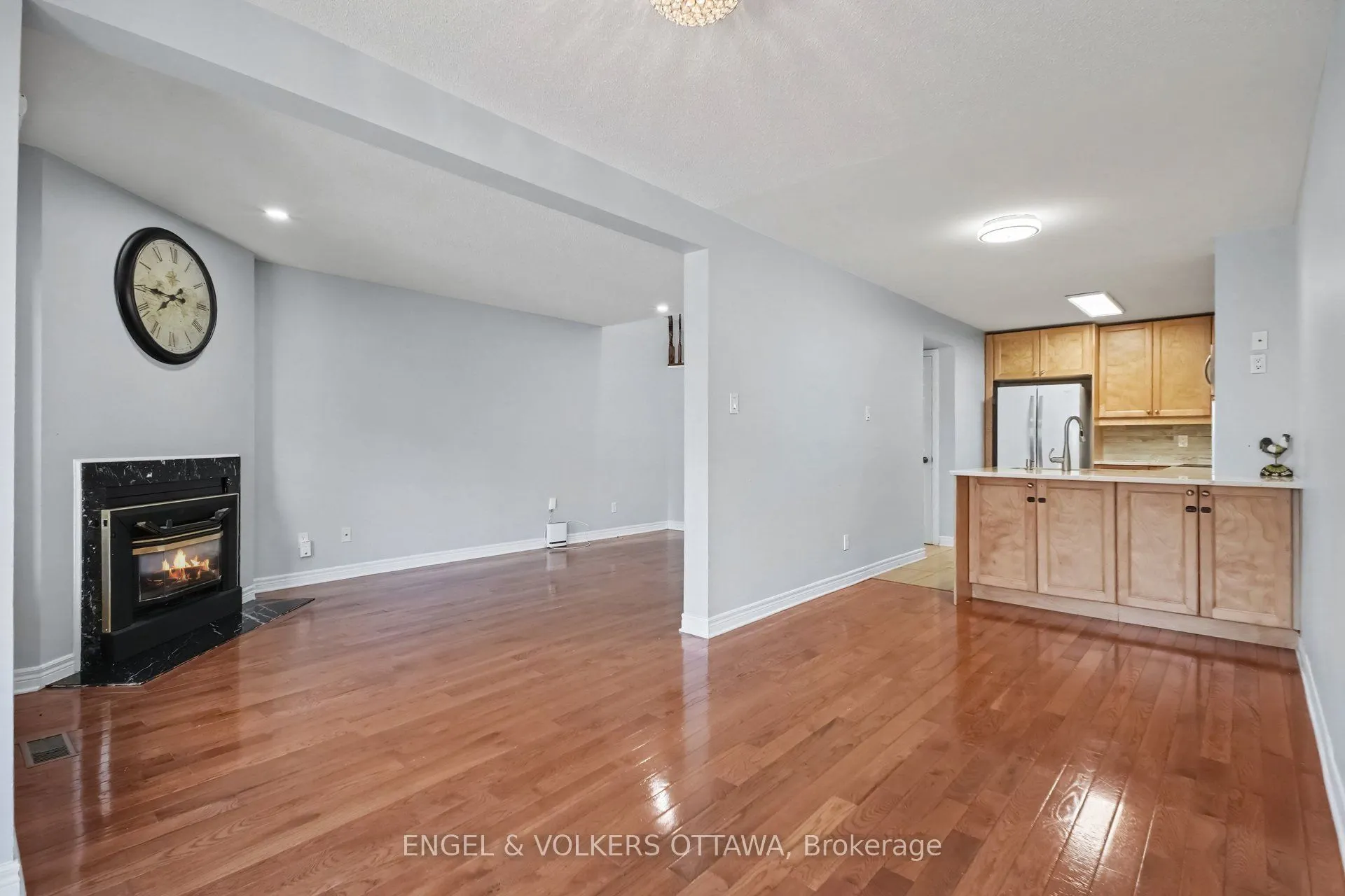 29 Woodbury Crescent