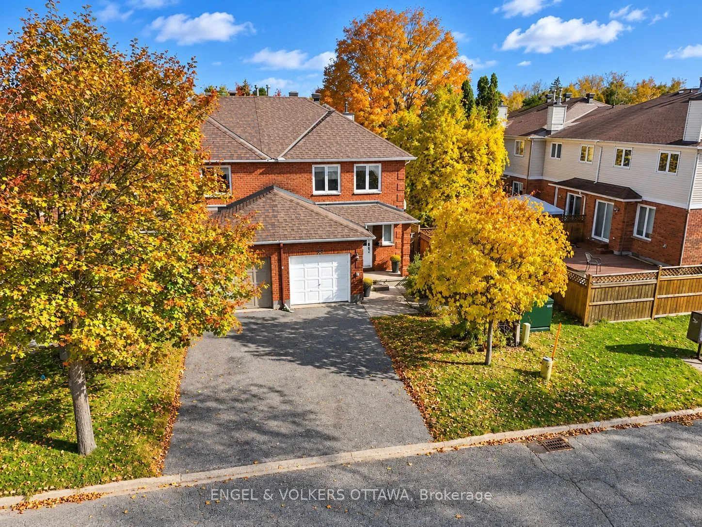 29 Woodbury Crescent