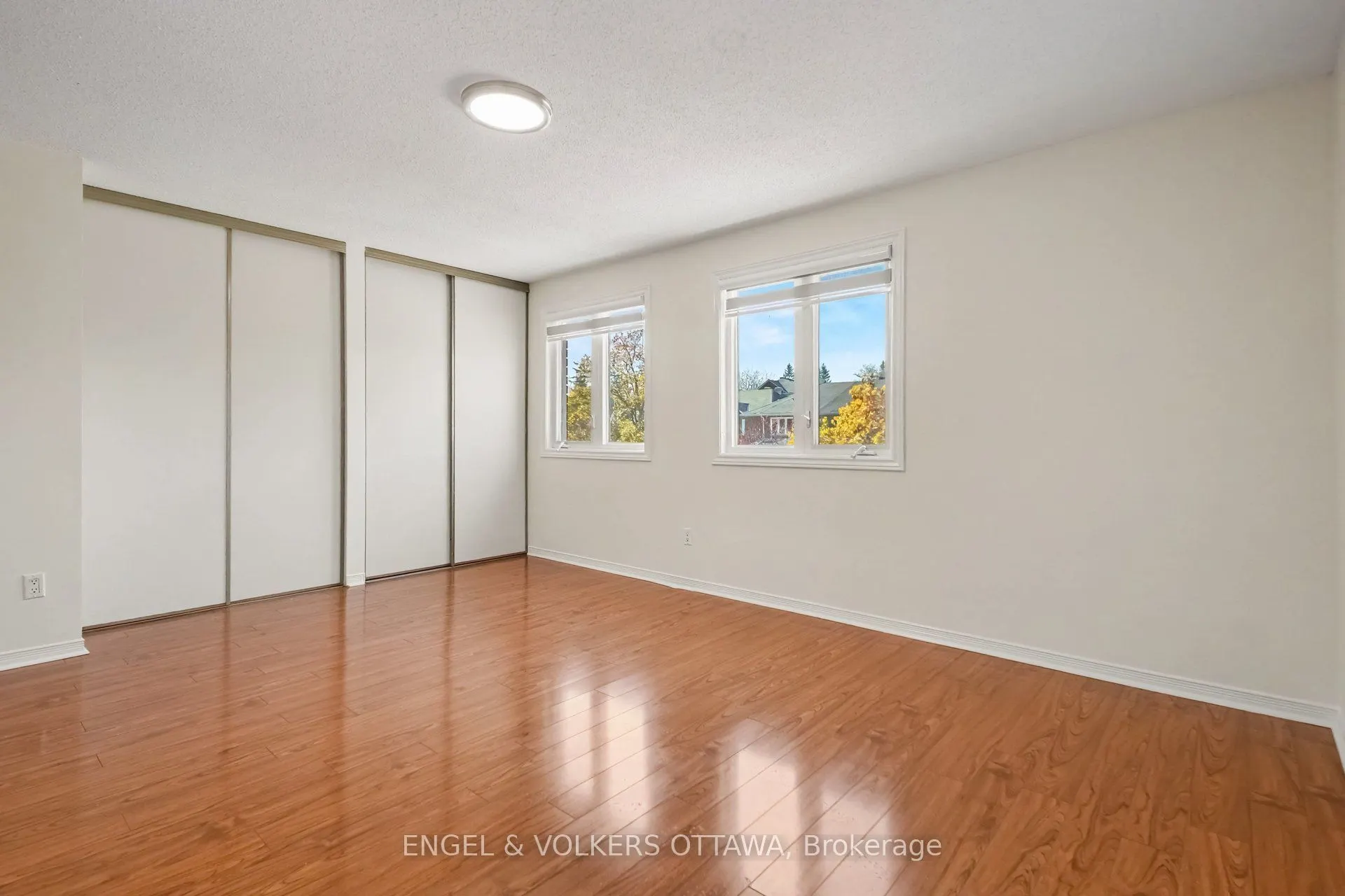 29 Woodbury Crescent