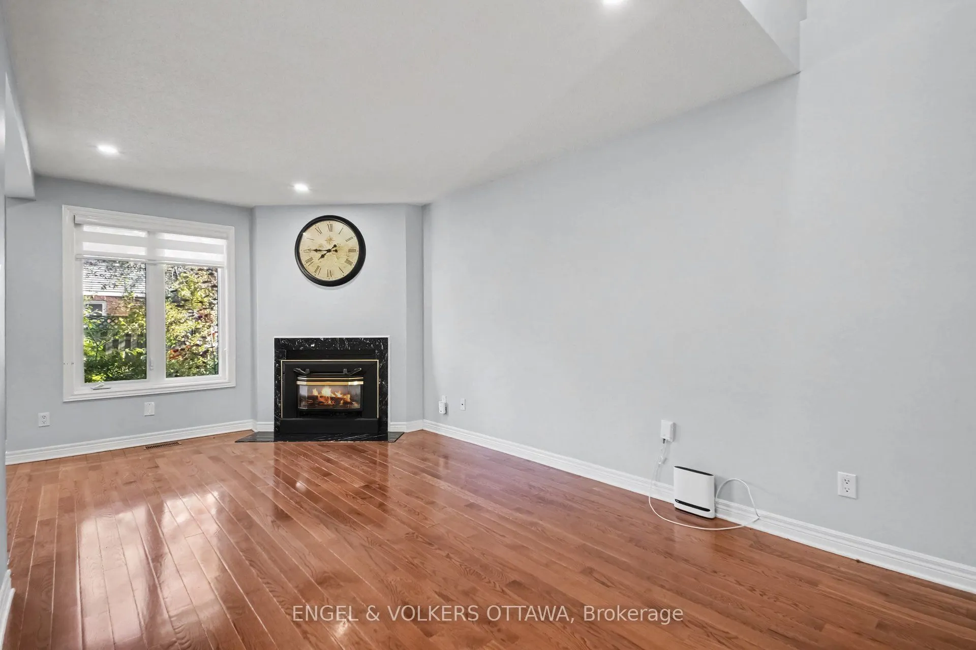 29 Woodbury Crescent