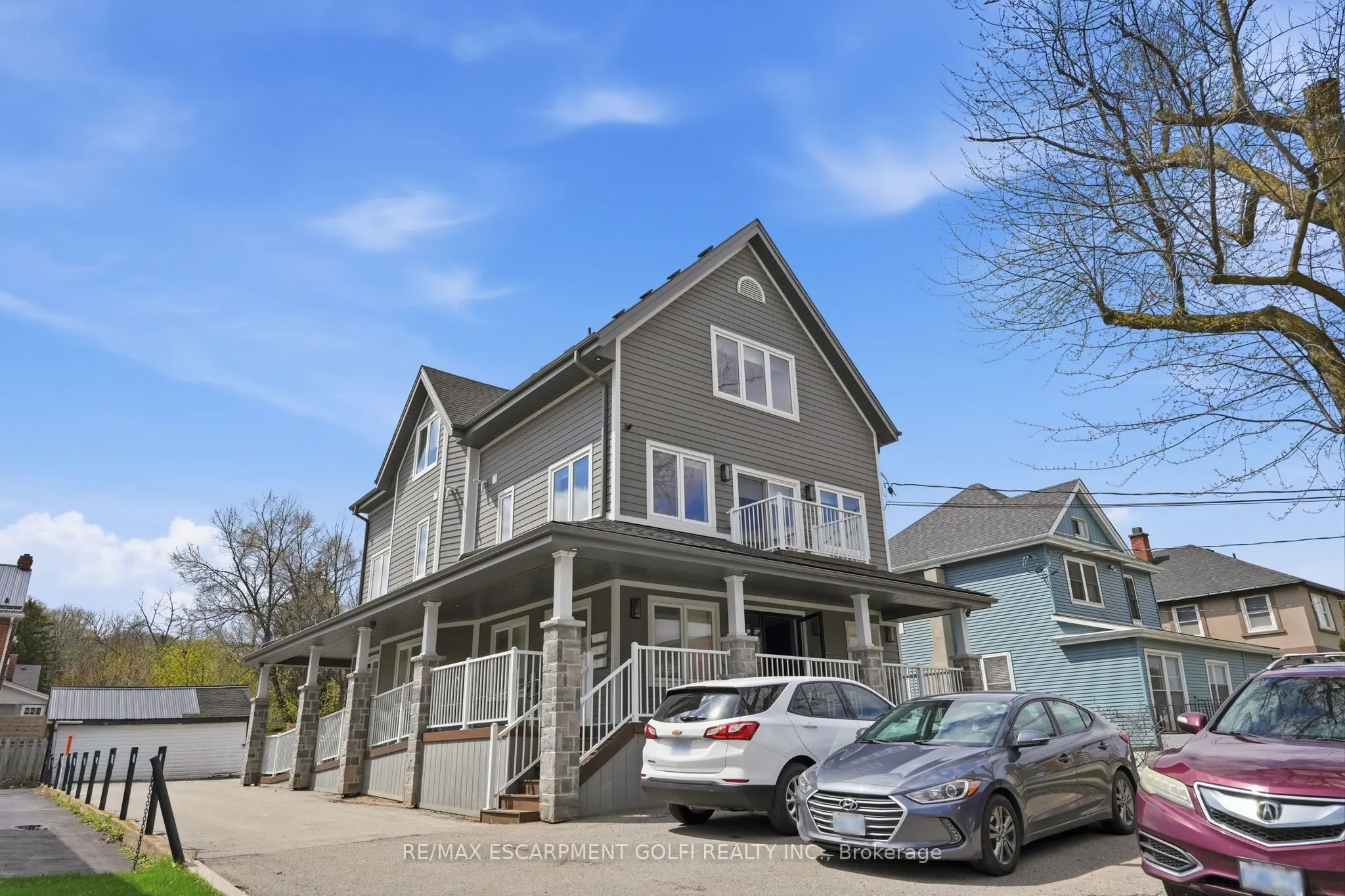 19 King Street W #1