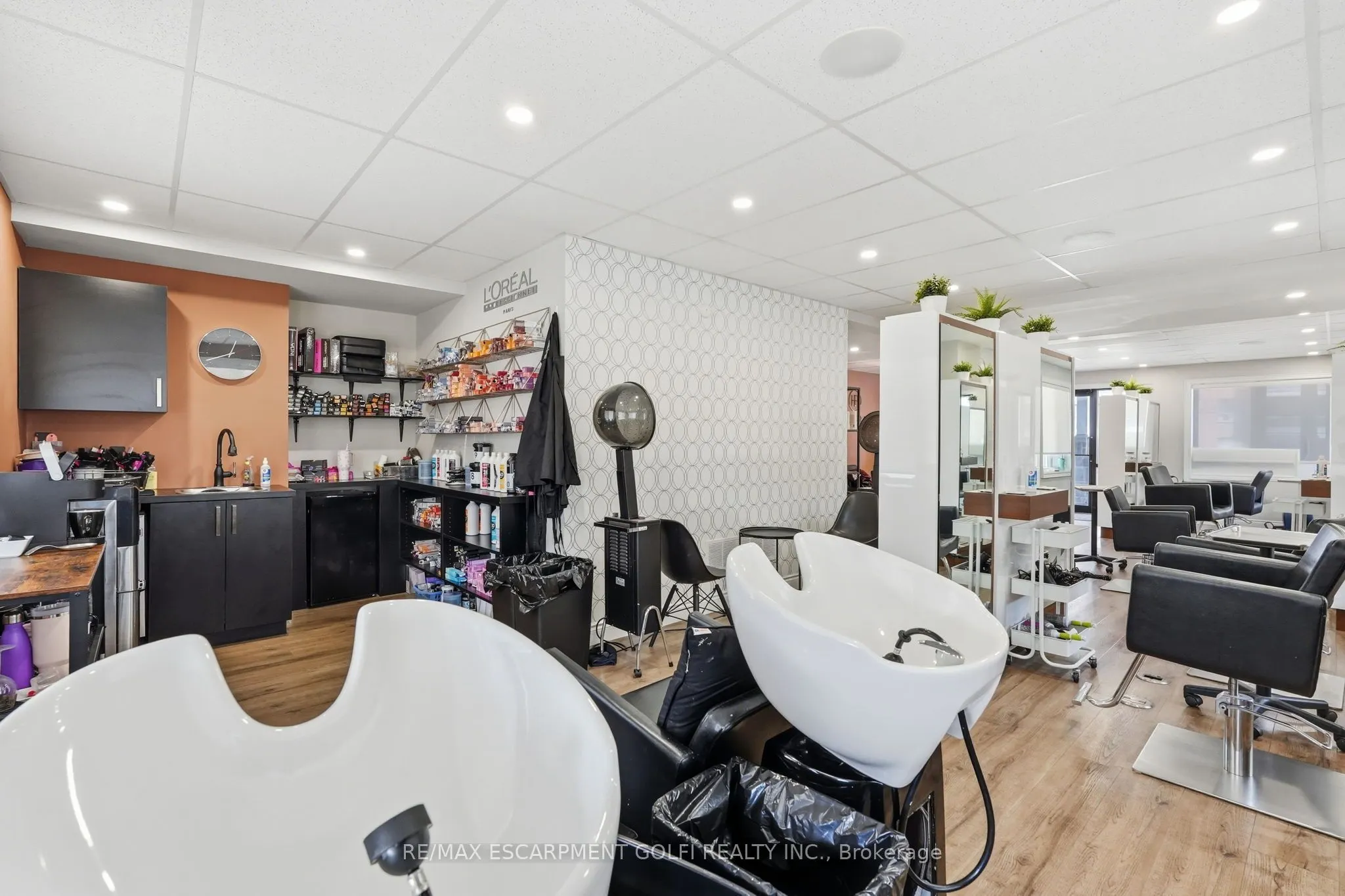 19 King Street W #1