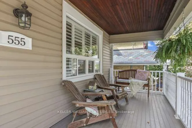 555 William Street